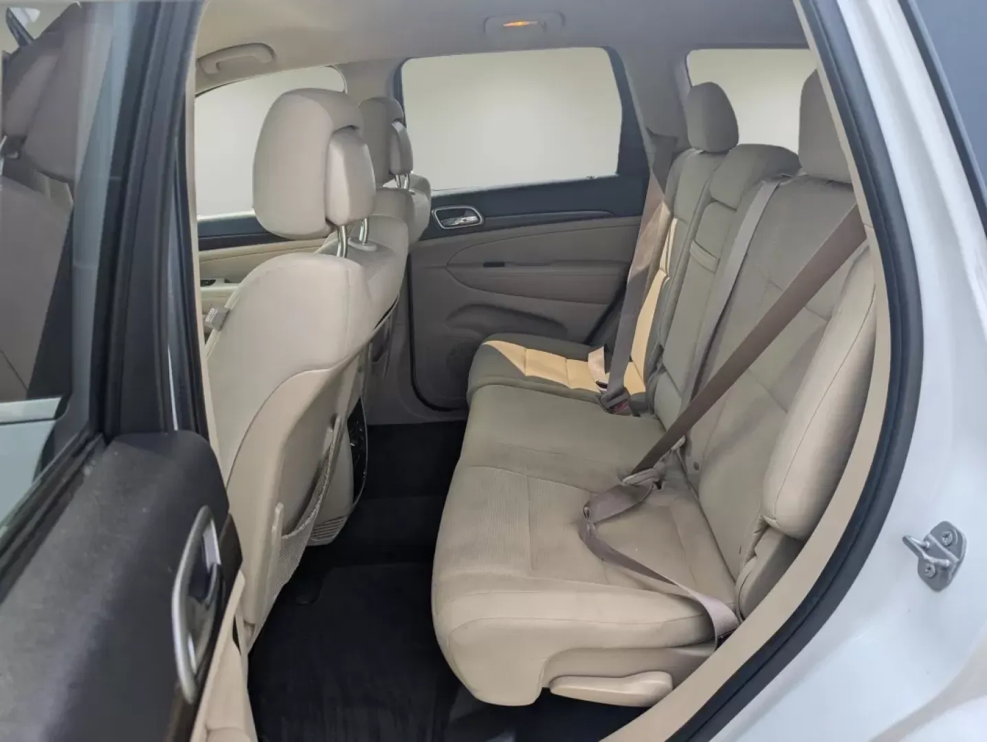 2015 /Lt Frost Beige/Black Jeep Grand Cherokee Laredo (1C4RJEAG2FC) with an Other engine, located at 1430 Gateway Drive, Opelika, AL, 36801, (334) 239-0944, 32.637871, -85.409790 - **Explore New Horizons with the 2015 Jeep Grand Cherokee Laredo Perfect for Life's Adventures!**<br /> <br /> If you're searching for a vehicle that seamlessly blends comfort, capability, and style, look no further than the 2015 Jeep Grand Cherokee Laredo available at Gils Auto in Prattville, AL. T - Photo#10