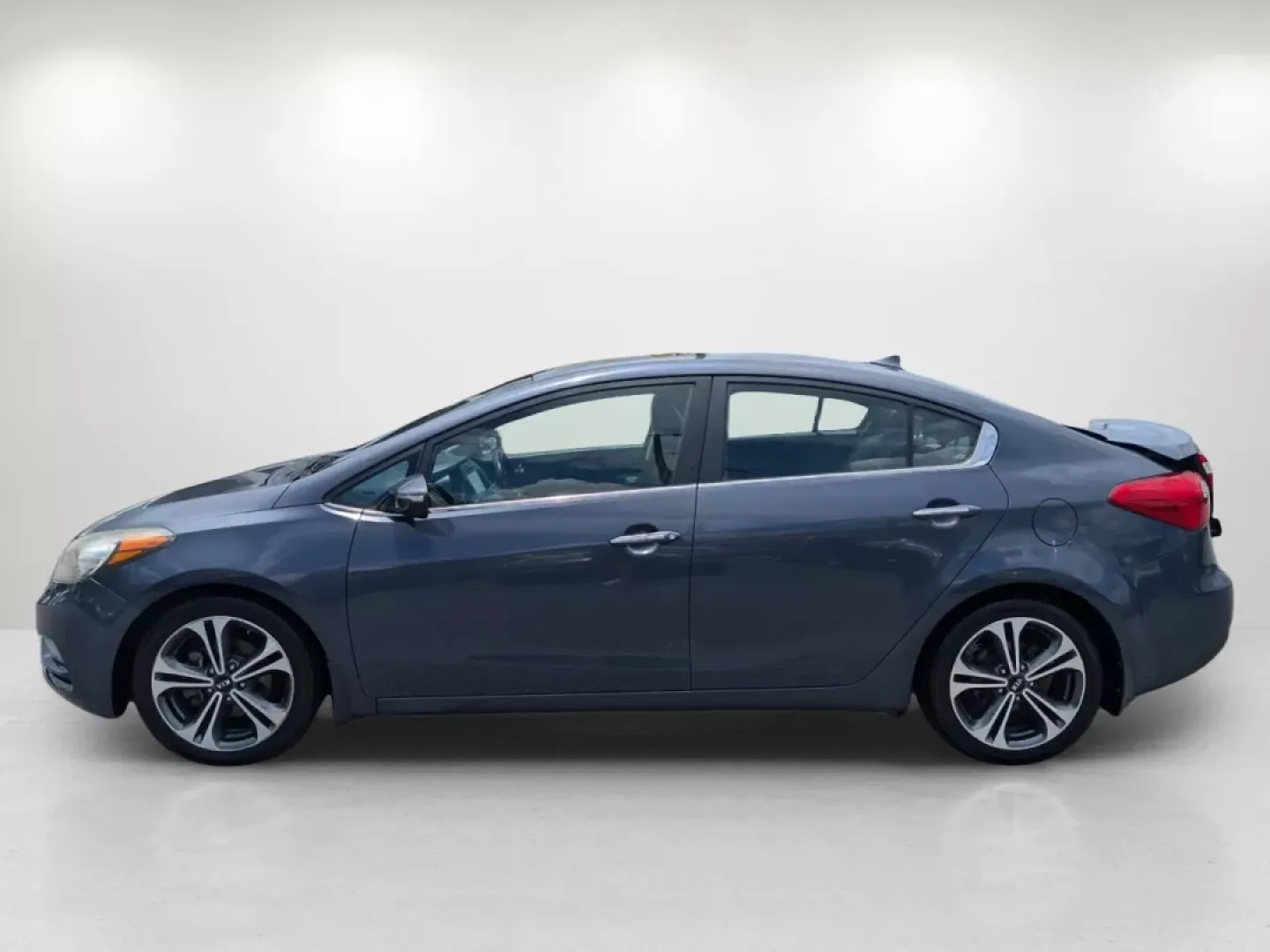 2015 /Gray Kia Forte EX (KNAFZ4A80F5) with an Other engine, located at 7000 Northlake Connector, Columbus, GA, 31904, (706) 987-8085, 32.524975, -84.978134 - Experience the open road like never before with this stylish and feature-rich 2015 Kia Forte EX, perfect for those seeking a reliable and efficient sedan for both daily commutes and weekend getaways. At Gils Auto - Columbus, your trusted Buy Here Pay Here dealership located at 5115 14th Ave., Columb - Photo#7