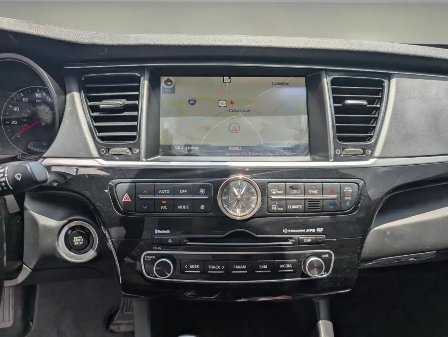 2015 /Black Kia K900 Luxury (KNALW4D4XF6) with an Premium Unleaded V-8 5.0 L/307 engine, 8-Speed Automatic w/OD transmission, located at 3959 U.S. 80 W, Phenix City, AL, 36870, (334) 297-4885, 32.469296, -85.135185 - 2015 Kia K900 Luxury - Photo#15
