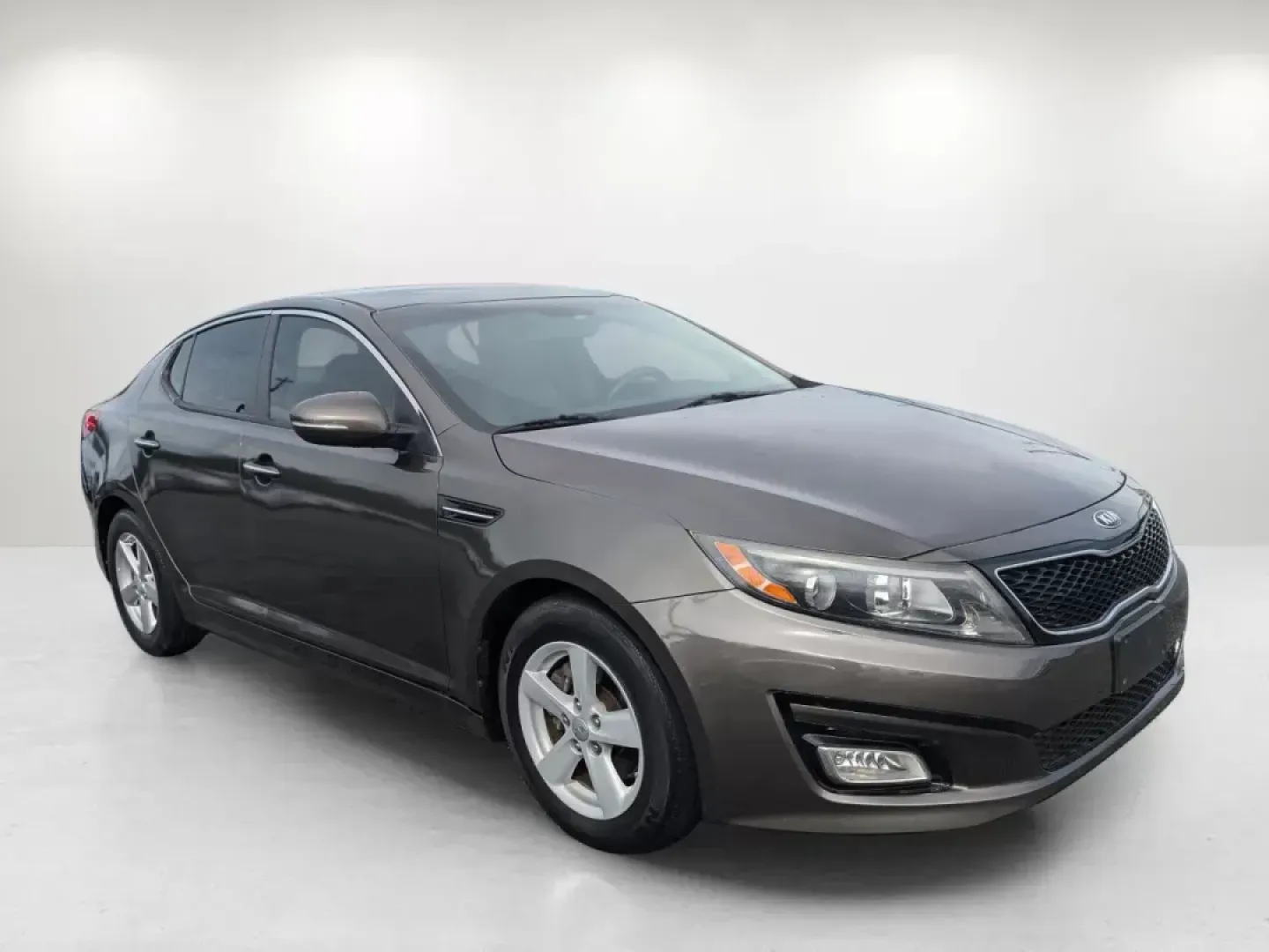 2015 /Beige Kia Optima LX (5XXGM4A75FG) with an Regular Unleaded I-4 2.4 L/144 engine, 6-Speed Automatic w/OD transmission, located at 3959 U.S. 80 W, Phenix City, AL, 36870, (334) 297-4885, 32.469296, -85.135185 - **Discover Adventure and Comfort with the 2015 Kia Optima LX at Gils Auto in Phenix City!**<br /> <br /> Are you in search of a reliable sedan that perfectly balances style, comfort, and performance? Look no further than the 2015 Kia Optima LX, available now at Gils Auto, your trusted Buy Here Pay H - Photo#3