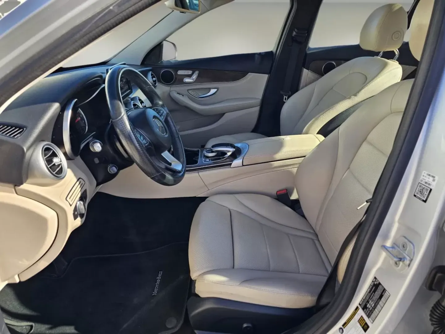 2015 Mercedes-Benz C-Class C 300 (55SWF4JB7FU) with an Other engine, located at 804 22nd Ave, Phenix City, AL, 36870, (334) 297-1860, 32.484749, -85.024475 - **Elevate Your Daily Commute with the 2015 Mercedes-Benz C-Class at Gils Auto!**<br /> <br /> Transform your daily drive into a luxurious experience with this stunning 2015 Mercedes-Benz C-Class, now available at Gils Auto in Phenix City, AL. This elegant sedan not only exudes sophistication but is - Photo#9