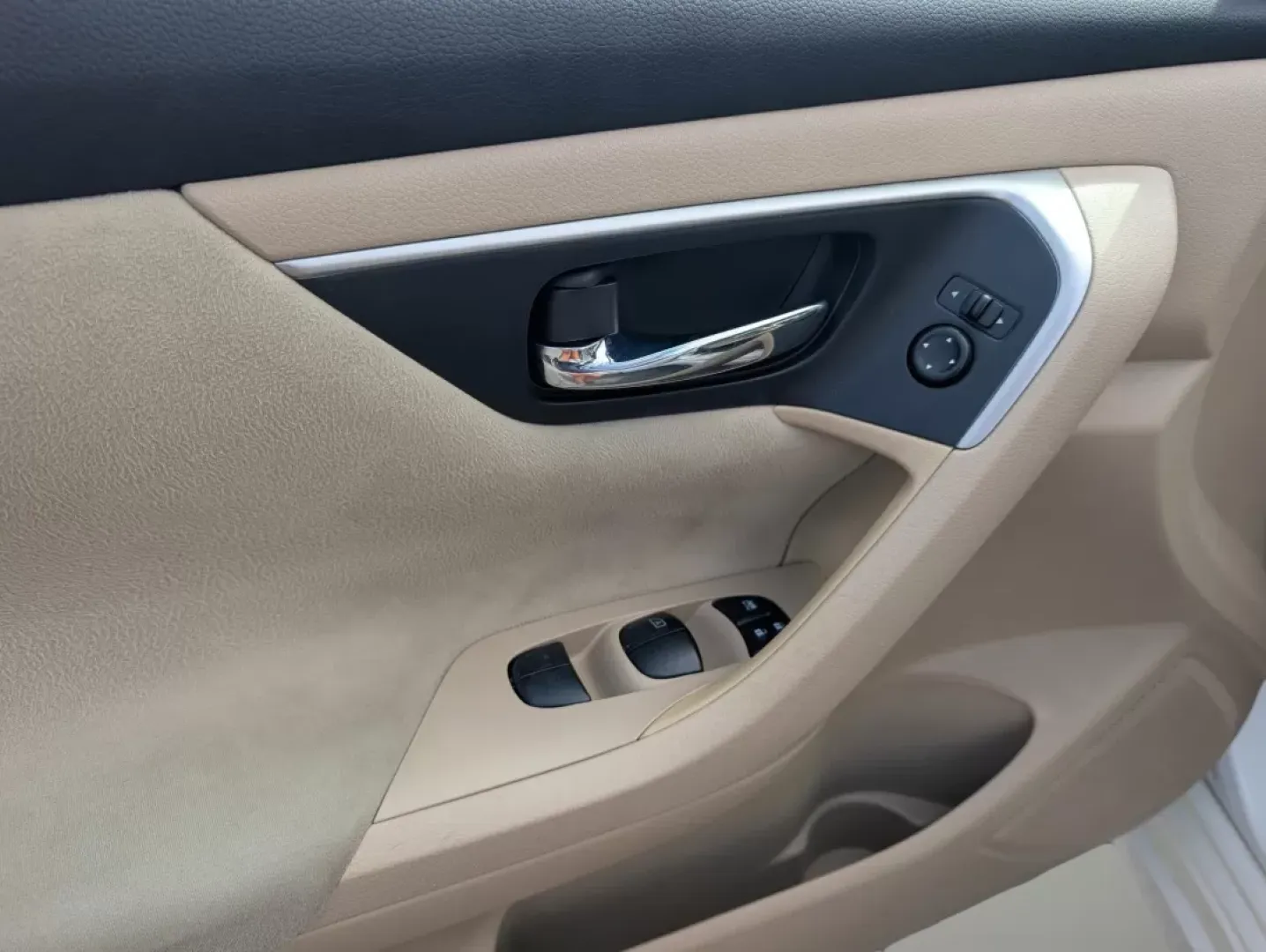 2015 /Beige Nissan Altima 2.5 S (1N4AL3AP9FN) with an Other engine, located at 7000 Northlake Connector, Columbus, GA, 31904, (706) 987-8085, 32.524975, -84.978134 - ### Discover Your Next Adventure with This 2015 Nissan Altima at Gils Auto!<br /> <br /> Are you in the market for a reliable sedan that fits seamlessly into your busy lifestyle? Look no further than this stunning 2015 Nissan Altima 2.5 S, available now at Gils Auto in Phenix City, AL. Whether you'r - Photo#8