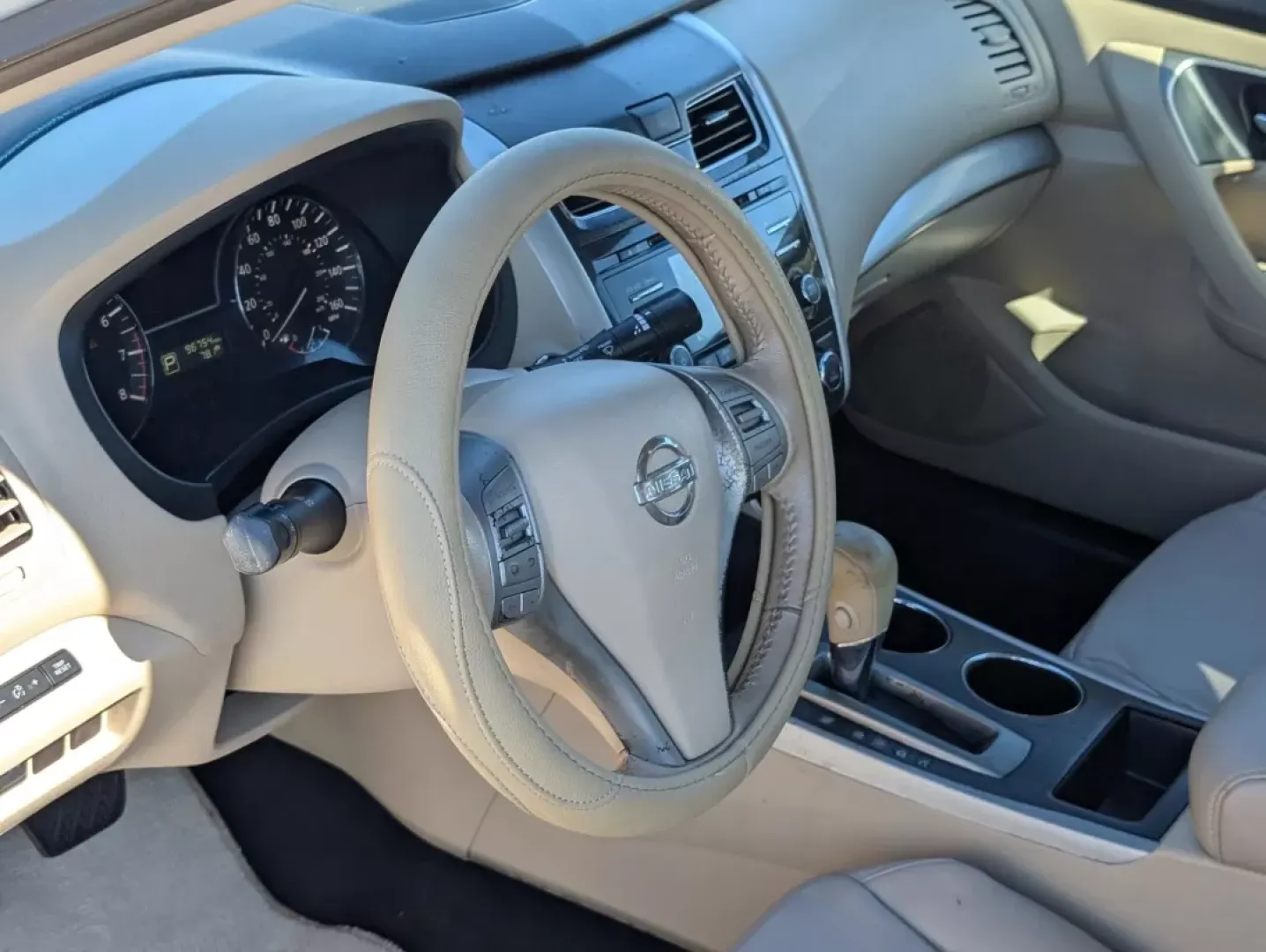 2015 /Beige Nissan Altima 2.5 SV (1N4AL3AP5FC) with an Other engine, located at 521 Old Farm Lane Rd, Prattville, AL, 36066, (334) 325-1505, 32.482460, -86.416367 - **Drive Your Future with the 2015 Nissan Altima Perfect for Your Lifestyle!**<br /> <br /> Are you in search of a reliable sedan that complements your lifestyle, whether it's daily commuting, family road trips, or simply navigating the urban landscape of Phenix City? Look no further! Gils Auto in P - Photo#10