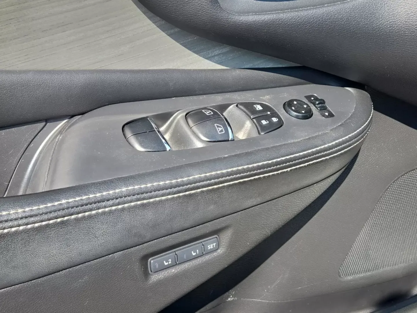 2015 /Black Nissan Murano SL (5N1AZ2MG3FN) with an Other engine, located at 521 Old Farm Lane Rd, Prattville, AL, 36066, (334) 325-1505, 32.482460, -86.416367 - **Discover the Perfect Family SUV: 2015 Nissan Murano SL at Gils Auto in Prattville, AL!**<br /> <br /> Are you in the market for a reliable vehicle that combines comfort, style, and versatility? Look no further than this stunning 2015 Nissan Murano SL, perfect for growing families and weekend adven - Photo#11