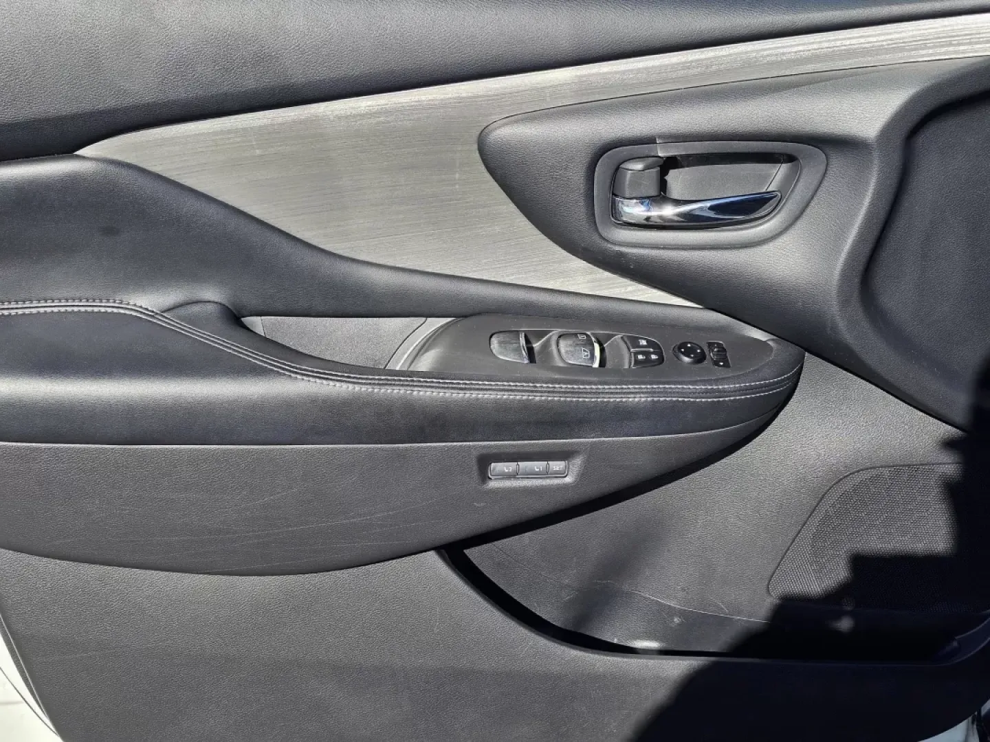 2015 /Black Nissan Murano SL (5N1AZ2MG2FN) with an Other engine, located at 804 22nd Ave, Phenix City, AL, 36870, (334) 297-1860, 32.484749, -85.024475 - **Elevate Your Lifestyle with the 2015 Nissan Murano SL at Gils Auto!** <br /> <br /> Are you ready to experience the perfect blend of comfort, style, and reliability? The 2015 Nissan Murano SL is here to elevate your daily commute, weekend getaways, or family adventures-all while ensuring you stay - Photo#8