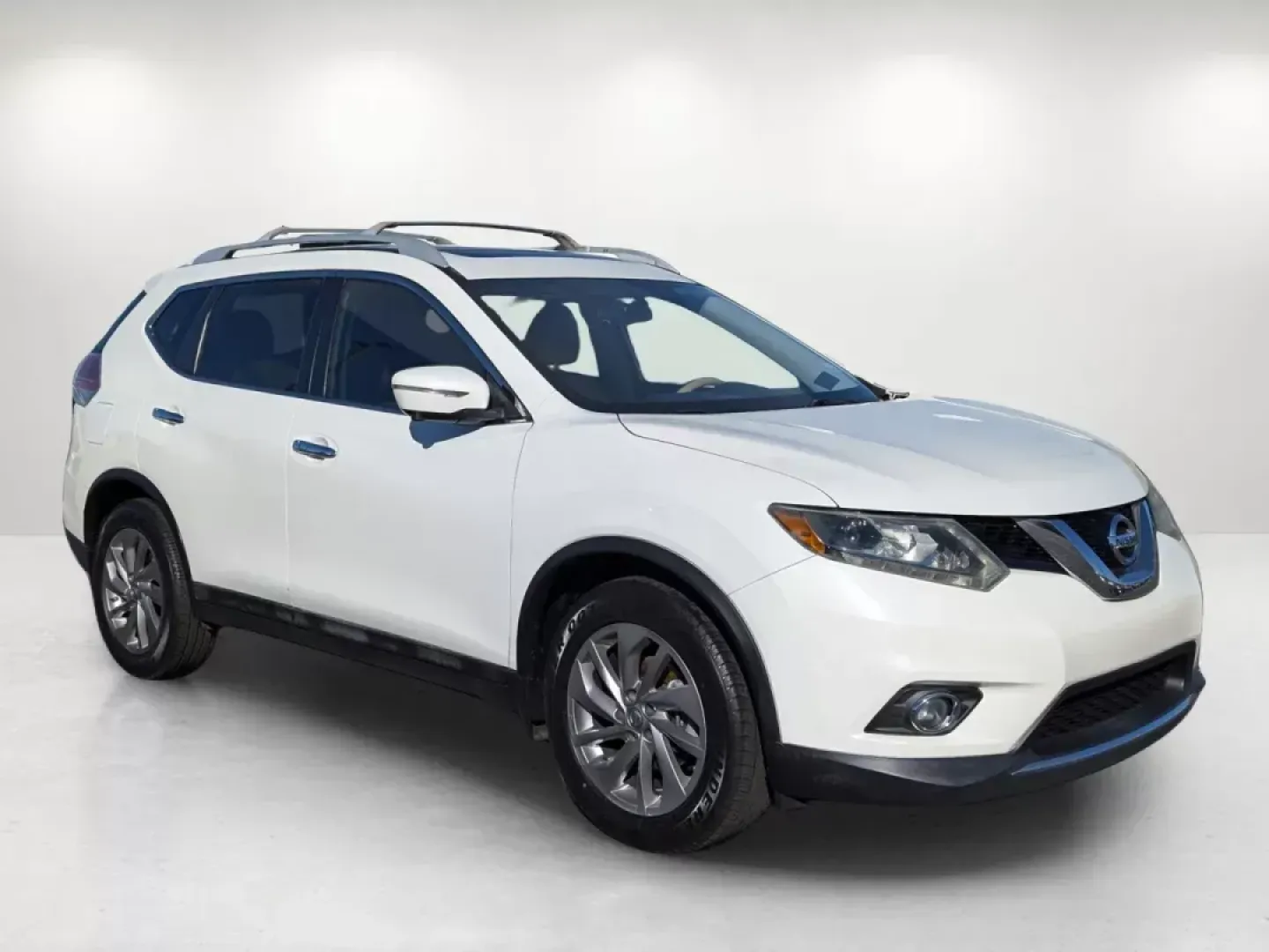 2015 /Almond Nissan Rogue SL (5N1AT2MT5FC) with an Regular Unleaded I-4 2.5 L/152 engine, 1-Speed CVT w/OD transmission, located at 1430 Gateway Drive, Opelika, AL, 36801, (334) 239-0944, 32.637871, -85.409790 - **Experience the Perfect Blend of Comfort and Versatility with the 2015 Nissan Rogue SL!**<br /> <br /> Are you in the market for a reliable SUV that perfectly balances family needs, daily commuting, and weekend adventures? Look no further than this stunning **2015 Nissan Rogue SL**, available now a - Photo#2