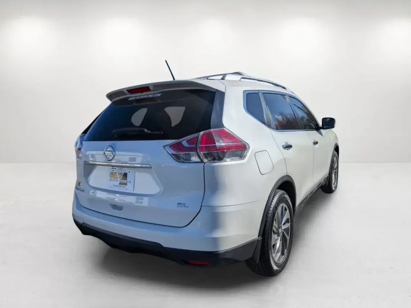 2015 /Almond Nissan Rogue SL (5N1AT2MT5FC) with an Regular Unleaded I-4 2.5 L/152 engine, 1-Speed CVT w/OD transmission, located at 1430 Gateway Drive, Opelika, AL, 36801, (334) 239-0944, 32.637871, -85.409790 - **Experience the Perfect Blend of Comfort and Versatility with the 2015 Nissan Rogue SL!**<br /> <br /> Are you in the market for a reliable SUV that perfectly balances family needs, daily commuting, and weekend adventures? Look no further than this stunning **2015 Nissan Rogue SL**, available now a - Photo#4