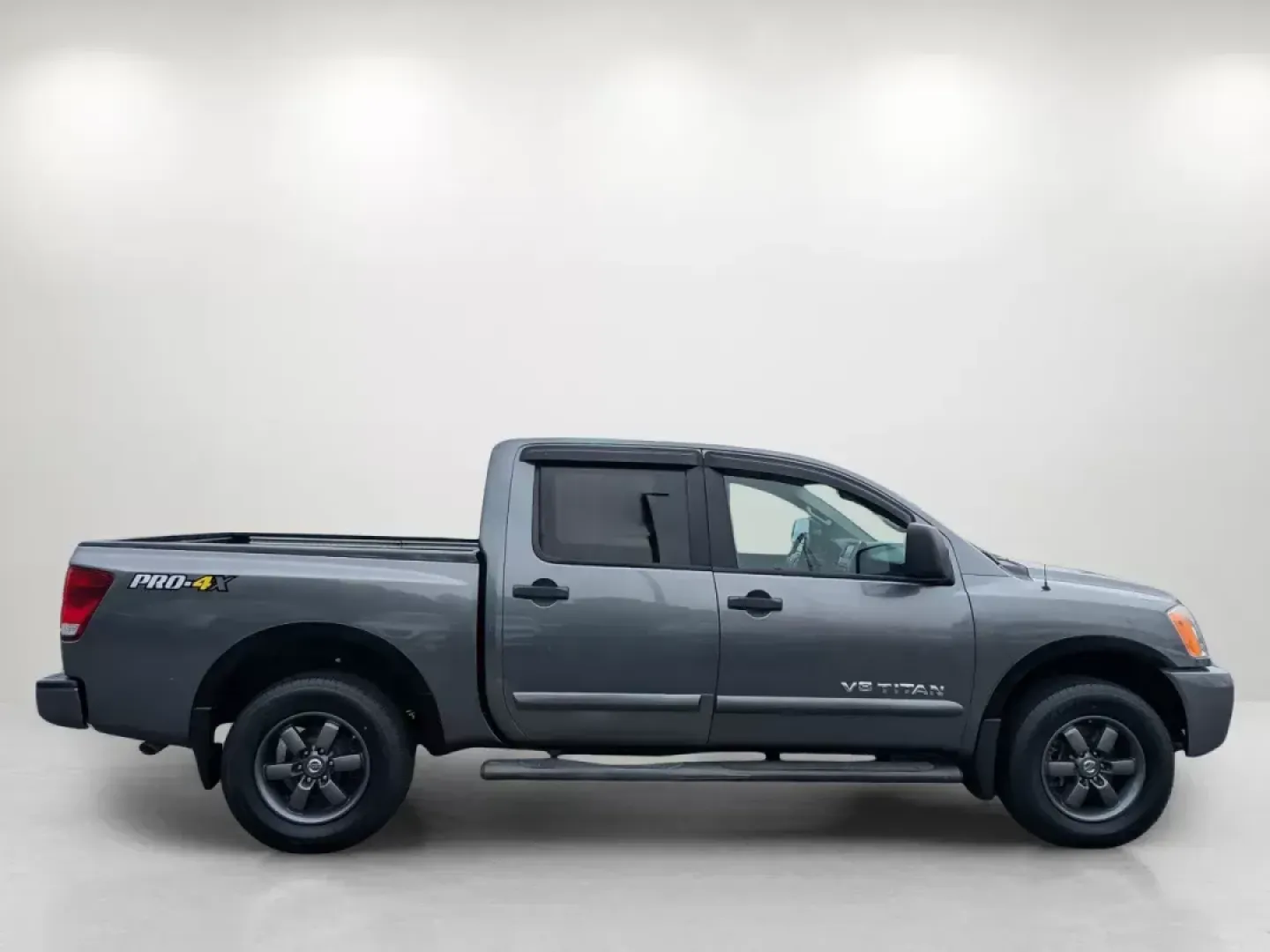 2015 /Charcoal II Nissan Titan PRO-4X (1N6BA0EC8FN) with an Other engine, located at 804 22nd Ave, Phenix City, AL, 36870, (334) 297-1860, 32.484749, -85.024475 - **Unleash Adventure with the 2015 Nissan Titan PRO-4X in Opelika, AL!**<br /> <br /> Are you searching for a powerful pickup truck that balances rugged capability with everyday comfort? Look no further! The 2015 Nissan Titan PRO-4X is the perfect vehicle for both weekend warriors and daily commuters - Photo#3