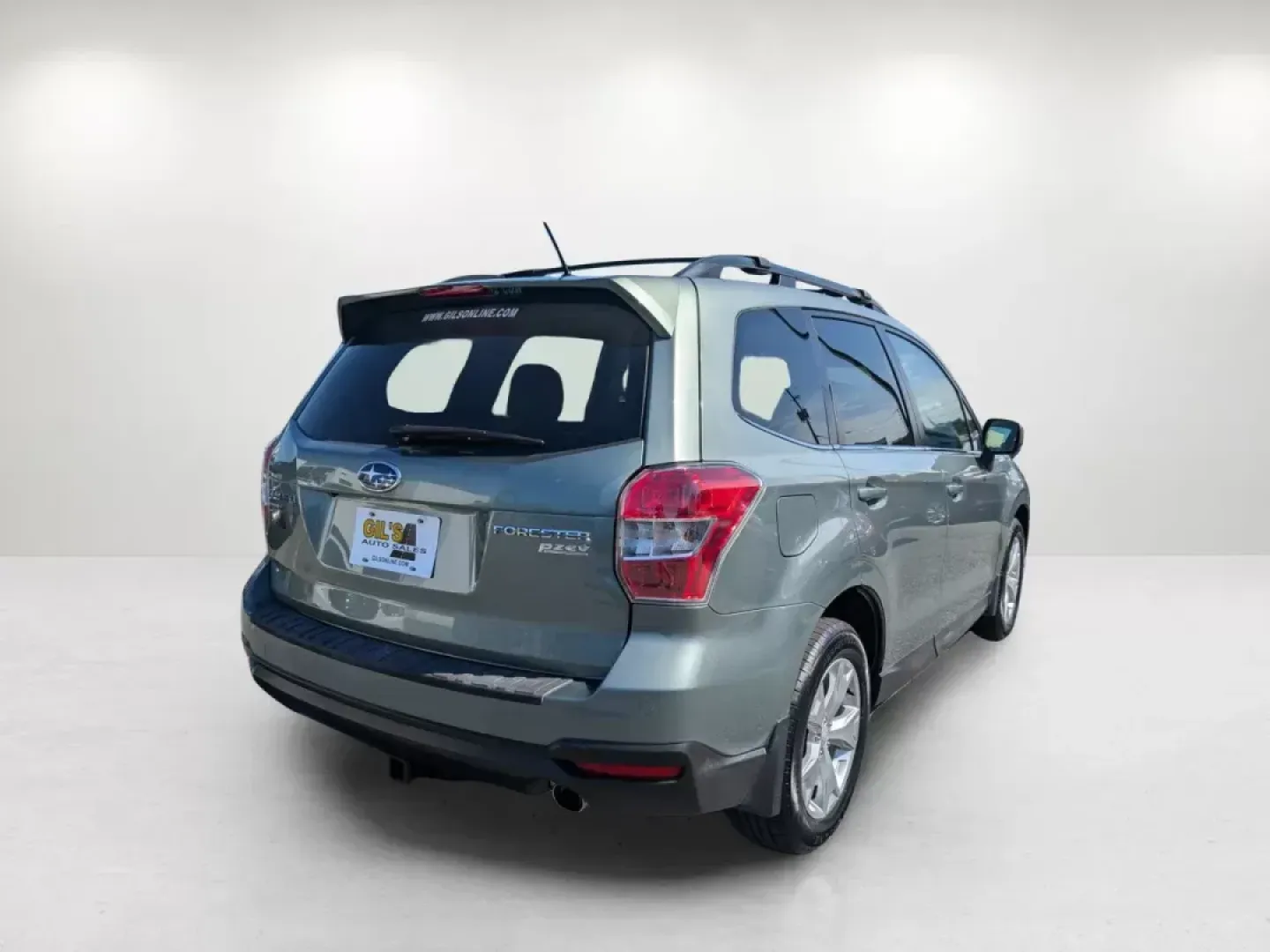 2015 /Gray Subaru Forester 2.5i Limited (JF2SJAHC5FH) with an Other engine, located at 1430 Gateway Drive, Opelika, AL, 36801, (334) 239-0944, 32.637871, -85.409790 - Discover the perfect blend of adventure and practicality with the 2015 Subaru Forester 2.5i Limited, available now at Gils Auto in Opelika, AL. Whether you're navigating busy city streets, embarking on family road trips, or tackling weekend getaways to nearby destinations like Chewacla State Park, t - Photo#4
