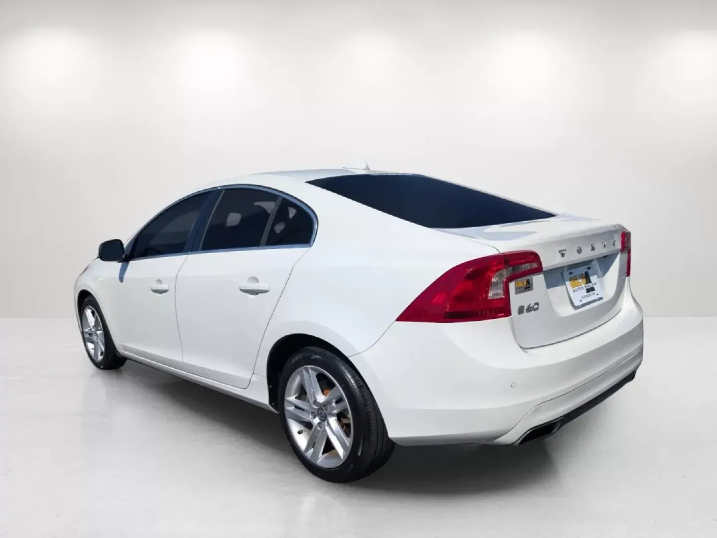 2015 Volvo S60 T5 Drive-E Platinum (YV140MFM3F1) with an Other engine, located at 7000 Northlake Connector, Columbus, GA, 31904, (706) 987-8085, 32.524975, -84.978134 - Looking for a stylish and reliable sedan that combines safety, comfort, and advanced tech features? The 2015 Volvo S60 T5 Drive-E Platinum could be your ideal match! Perfect for busy professionals commuting through Phenix City, AL, or growing families navigating everyday adventures, this sophisticat - Photo#6