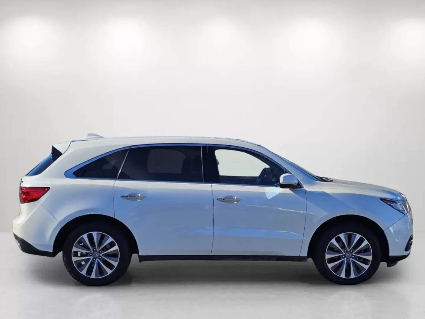 2016 Acura MDX w/Tech (5FRYD3H49GB) with an Other engine, located at 804 22nd Ave, Phenix City, AL, 36870, (334) 297-1860, 32.484749, -85.024475 - **Experience Luxury and Versatility with the 2016 Acura MDX at Gils Auto - Phenix City!**<br /> <br /> Are you searching for the perfect family SUV that offers both style and functionality? Look no further! The 2016 Acura MDX is designed for growing families and adventurers alike, making it the idea - Photo#4