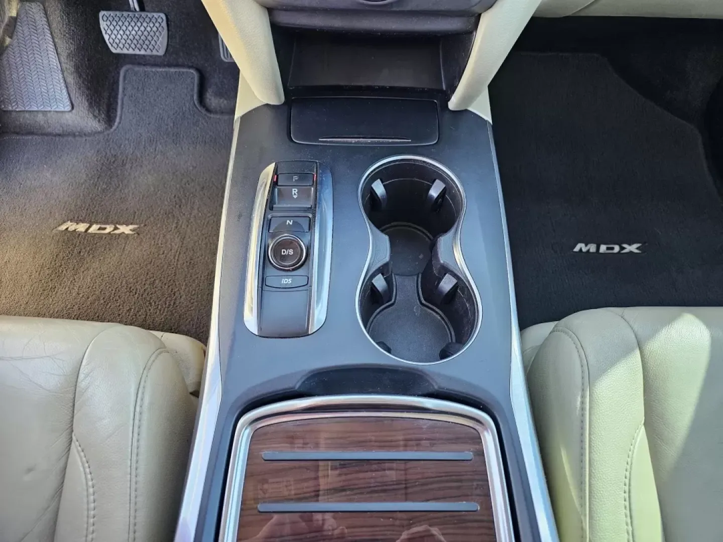 2016 Acura MDX w/Tech (5FRYD3H49GB) with an Other engine, located at 804 22nd Ave, Phenix City, AL, 36870, (334) 297-1860, 32.484749, -85.024475 - **Experience Luxury and Versatility with the 2016 Acura MDX at Gils Auto - Phenix City!**<br /> <br /> Are you searching for the perfect family SUV that offers both style and functionality? Look no further! The 2016 Acura MDX is designed for growing families and adventurers alike, making it the idea - Photo#13