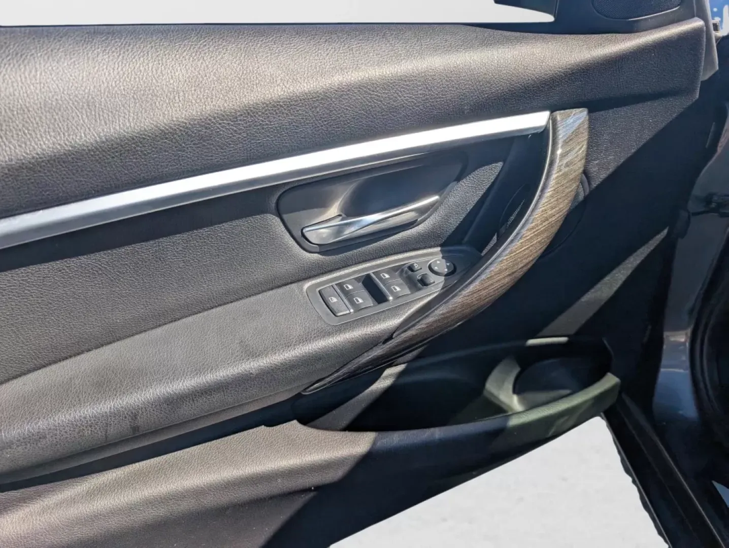 2016 BMW 3 Series 328i (WBA8E9G56GN) with an Other engine, located at 7000 Northlake Connector, Columbus, GA, 31904, (706) 987-8085, 32.524975, -84.978134 - Are you ready to elevate your daily commute or embark on your next weekend adventure? Look no further than this stunning 2016 BMW 3 Series 328i, available now at Gils Auto in Phenix City, AL. This stylish sedan combines luxury and performance, making it the perfect vehicle for budget-conscious buyer - Photo#8