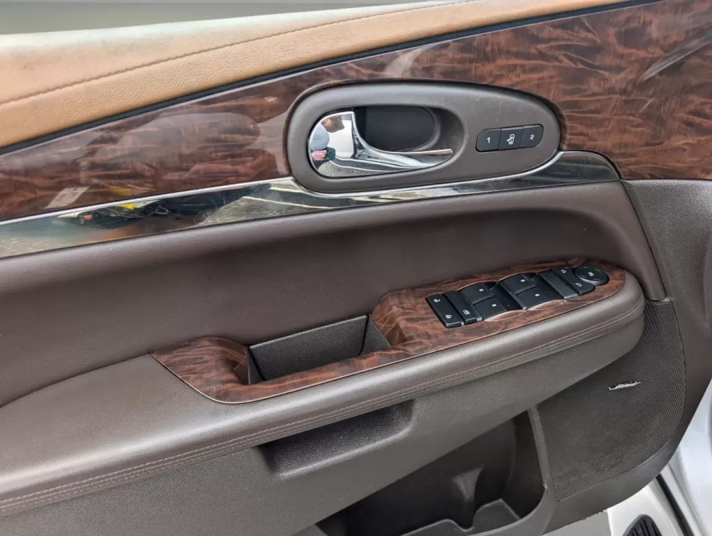 2016 /Choccachino Buick Enclave Leather (5GAKRBKD5GJ) with an Other engine, located at 804 22nd Ave, Phenix City, AL, 36870, (334) 297-1860, 32.484749, -85.024475 - **Embark on Unforgettable Adventures with the 2016 Buick Enclave - Perfect for Growing Families!**<br /> <br /> Are you ready to elevate your family outings and weekend getaways? Look no further than the sophisticated 2016 Buick Enclave, available now at Gils Auto in Phenix City, AL. This spacious a - Photo#8