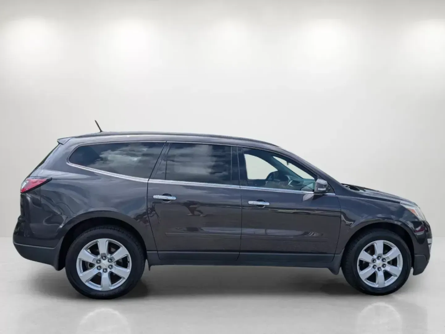 2016 /Ebony Chevrolet Traverse LT (1GNKRGKD4GJ) with an Other engine, located at 804 22nd Ave, Phenix City, AL, 36870, (334) 297-1860, 32.484749, -85.024475 - Explore the open road, perfect for family adventures or your daily commute. Introducing the 2016 Chevrolet Traverse LT, a versatile SUV designed for life's journeys. Whether you're taking the kids to school, heading out for a weekend getaway, or simply running errands in Phenix City, this spacious v - Photo#3