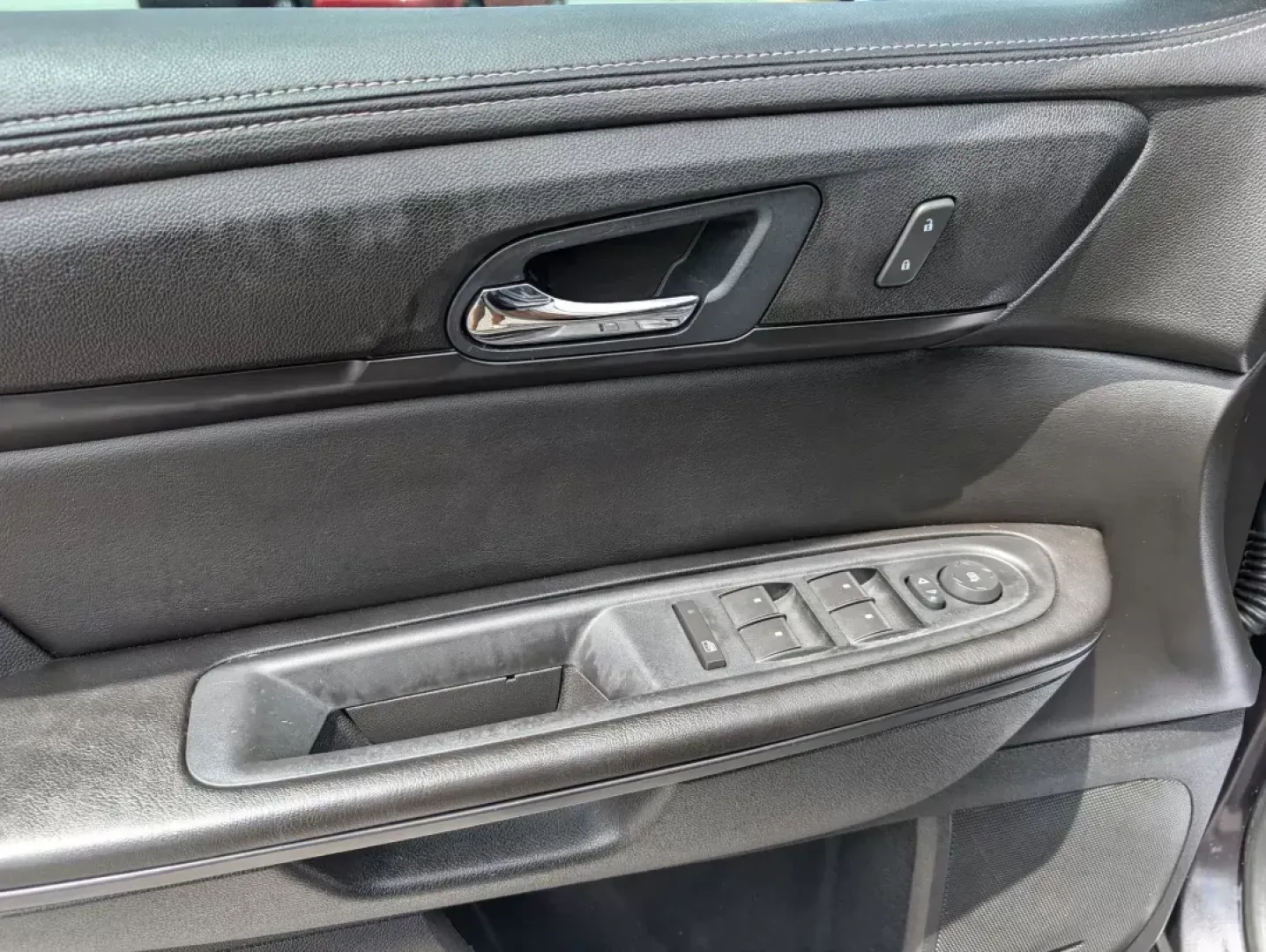 2016 /Ebony Chevrolet Traverse LT (1GNKRGKD4GJ) with an Other engine, located at 804 22nd Ave, Phenix City, AL, 36870, (334) 297-1860, 32.484749, -85.024475 - Explore the open road, perfect for family adventures or your daily commute. Introducing the 2016 Chevrolet Traverse LT, a versatile SUV designed for life's journeys. Whether you're taking the kids to school, heading out for a weekend getaway, or simply running errands in Phenix City, this spacious v - Photo#8