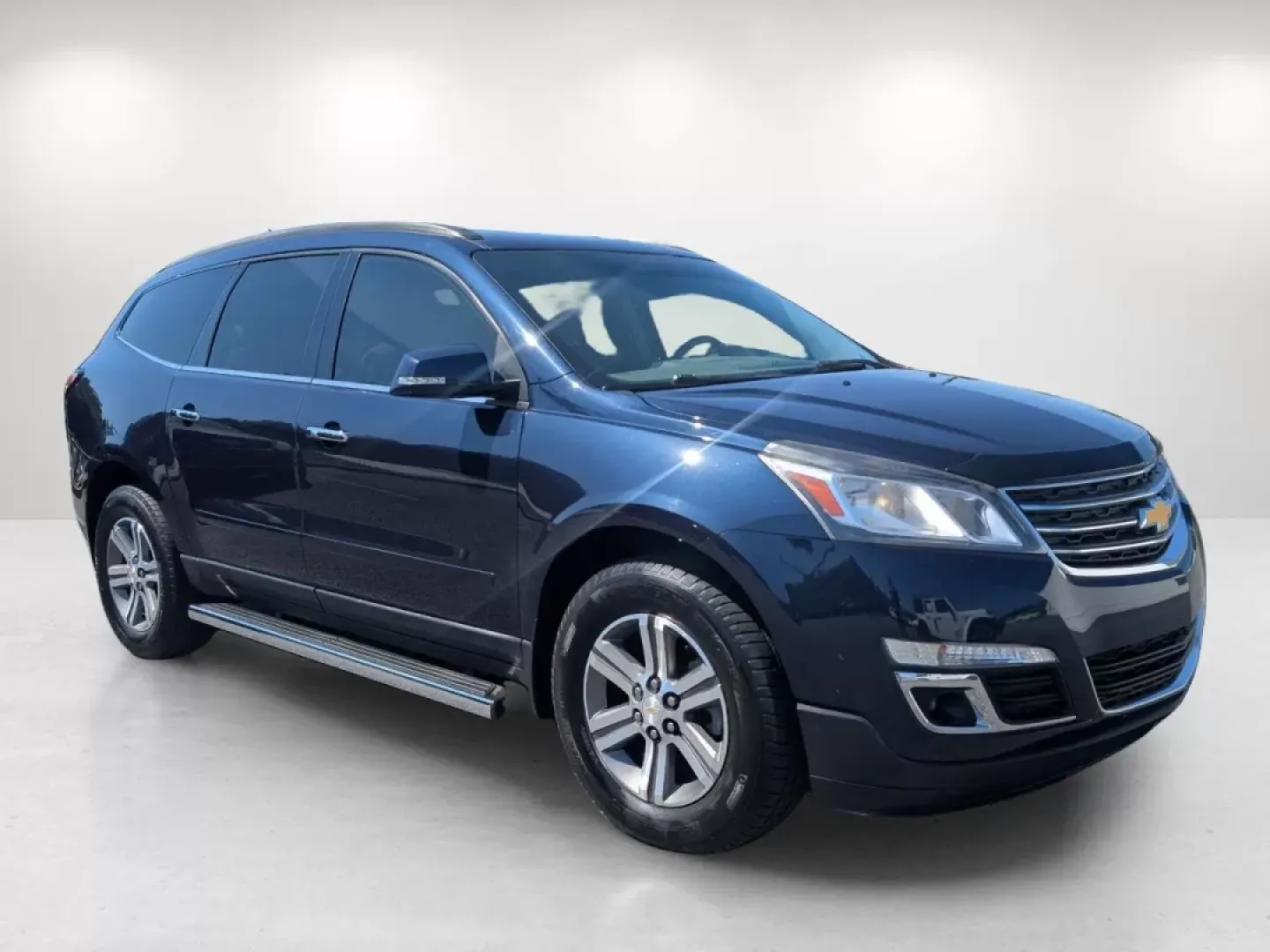 2016 /Dark Titanium/Light Titanium Chevrolet Traverse LT (1GNKRHKD8GJ) with an Other engine, located at 1430 Gateway Drive, Opelika, AL, 36801, (334) 239-0944, 32.637871, -85.409790 - **Explore Life's Adventures with the 2016 Chevrolet Traverse LT at Gils Auto in Phenix City, AL!**<br /> <br /> Are you ready to hit the road with family and friends, or embark on weekend getaways filled with adventure? The 2016 Chevrolet Traverse LT is the perfect SUV for those who crave versatilit - Photo#3