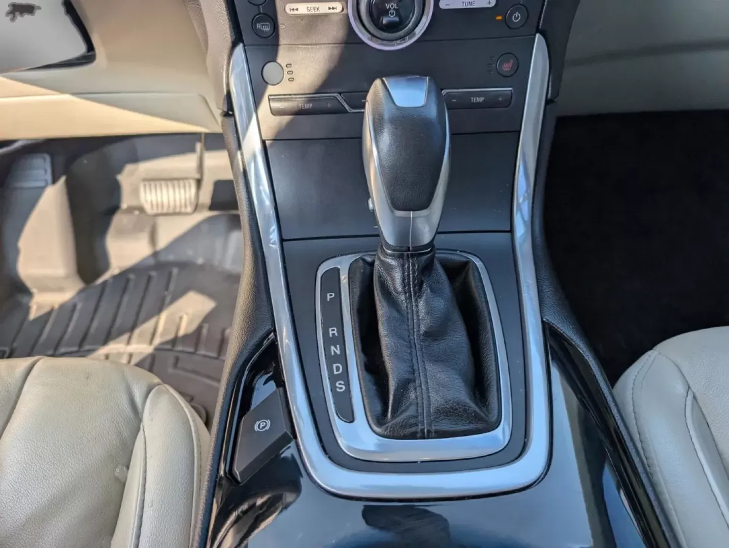 2016 Ford Edge Titanium (2FMPK3K8XGB) with an Other engine, located at 3959 U.S. 80 W, Phenix City, AL, 36870, (334) 297-4885, 32.469296, -85.135185 - **Discover the Ultimate Family Companion: 2016 Ford Edge Titanium SUV at Gils Auto, Phenix City**<br /> <br /> Are you searching for a versatile vehicle that effortlessly blends comfort with functionality? Look no further! Whether you're a growing family in need of spaciousness, a commuter looking f - Photo#13
