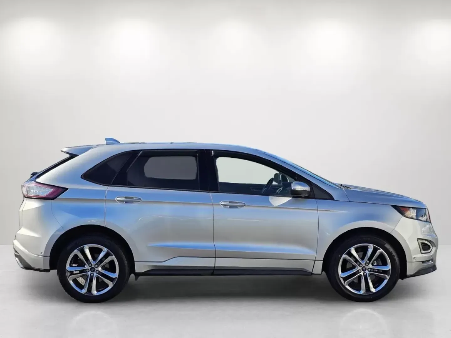 2016 Ford Edge Sport (2FMPK4AP0GB) with an Other engine, located at 804 22nd Ave, Phenix City, AL, 36870, (334) 297-1860, 32.484749, -85.024475 - Discover the perfect blend of comfort, performance, and technology with the 2016 Ford Edge Sport, an SUV designed for those who embrace an active lifestyle. Whether you're commuting to work, running errands around Phenix City, or planning spontaneous weekend getaways, this versatile vehicle is built - Photo#4