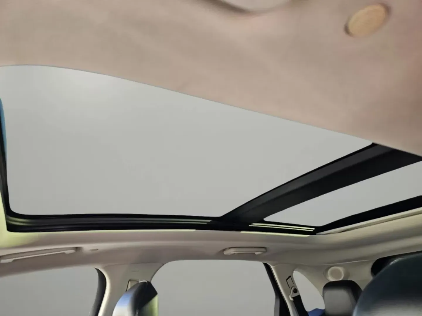 2016 Ford Edge Sport (2FMPK4AP0GB) with an Other engine, located at 804 22nd Ave, Phenix City, AL, 36870, (334) 297-1860, 32.484749, -85.024475 - Discover the perfect blend of comfort, performance, and technology with the 2016 Ford Edge Sport, an SUV designed for those who embrace an active lifestyle. Whether you're commuting to work, running errands around Phenix City, or planning spontaneous weekend getaways, this versatile vehicle is built - Photo#11