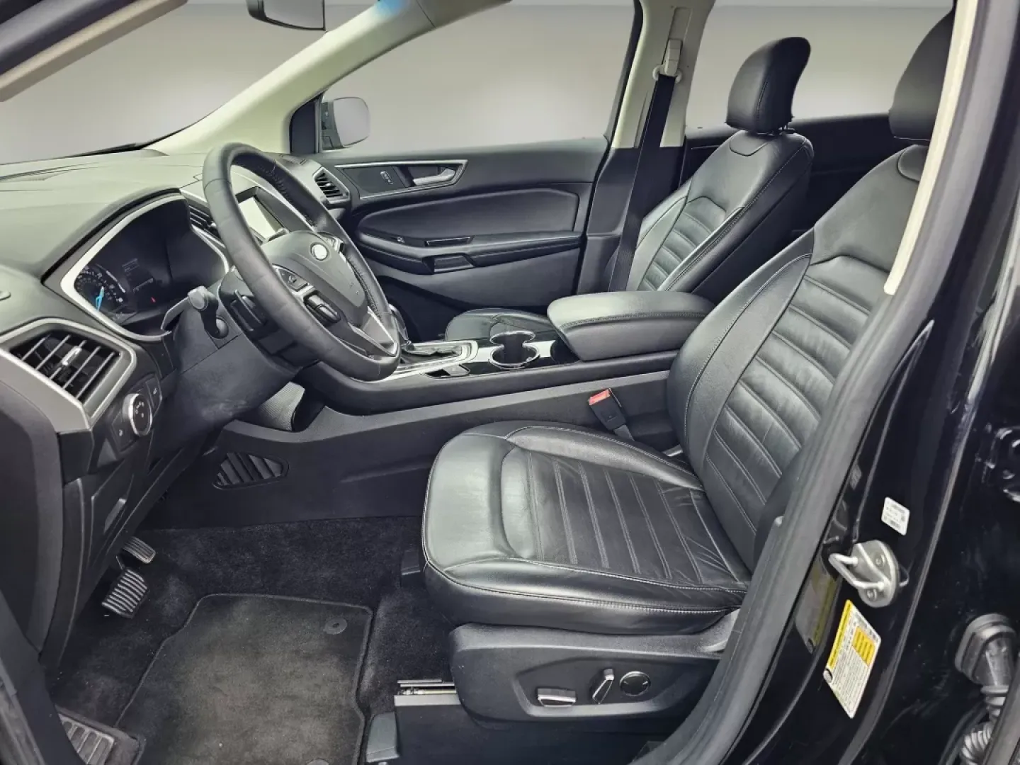 2016 Ford Edge SEL (2FMPK3J87GB) with an Other engine, located at 5115 14th Ave., Columbus, GA, 31904, (706) 323-0345, 32.511494, -84.971046 - **Discover Your Next Adventure with the 2016 Ford Edge SEL Perfect for Families and Commuters!**<br /> <br /> Are you in search of a versatile SUV that's ready to keep up with your busy lifestyle? Look no further than this stunning **2016 Ford Edge SEL** available at **Gils Auto - Columbus**. Locat - Photo#9