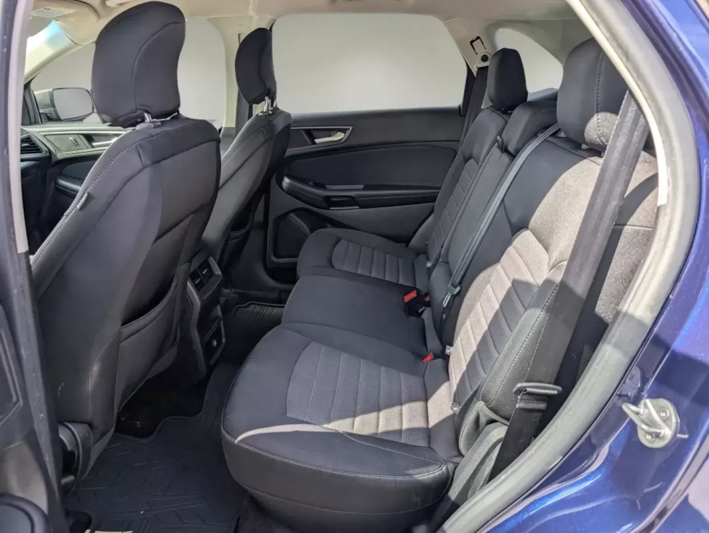 2016 Ford Edge SE (2FMPK3G92GB) with an Other engine, located at 3959 U.S. 80 W, Phenix City, AL, 36870, (334) 297-4885, 32.469296, -85.135185 - **Adventure Awaits with the 2016 Ford Edge SE Your Next Family SUV!**<br /> <br /> Are you ready to elevate your family adventures or daily commutes? Look no further than the 2016 Ford Edge SE, a versatile SUV designed for families on the go, budget-conscious buyers, or anyone seeking a reliable ve - Photo#11