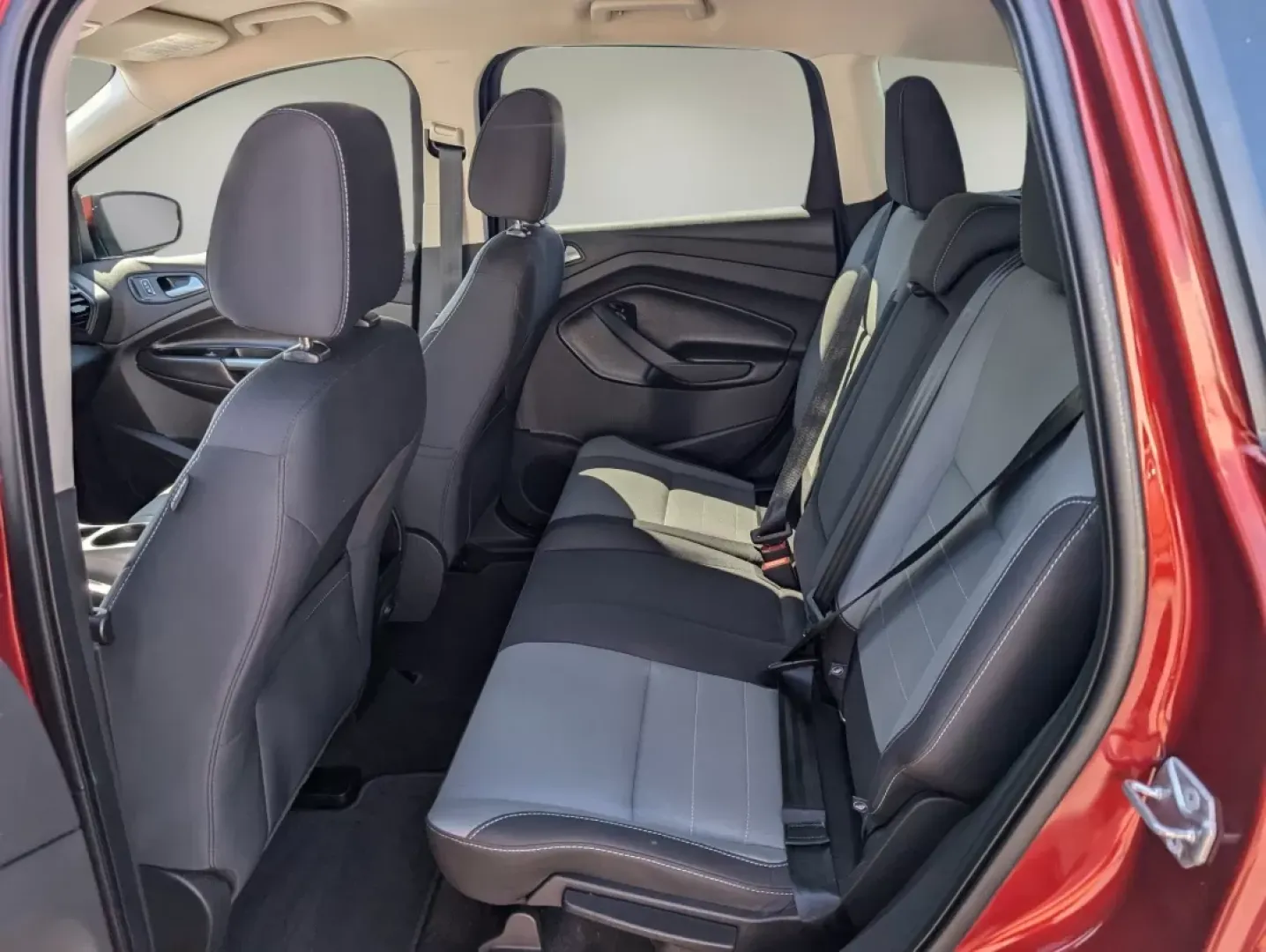 2016 Ford Escape SE (1FMCU0GXXGU) with an Other engine, located at 3959 U.S. 80 W, Phenix City, AL, 36870, (334) 297-4885, 32.469296, -85.135185 - **Unlock Your Adventure with the 2016 Ford Escape SE Perfect for Families and Commuters Alike!**<br /> <br /> At Gils Auto in Phenix City, AL, we understand that your vehicle is more than just a mode of transportation; it's a gateway to new experiences. Imagine loading up your family for a weekend - Photo#11