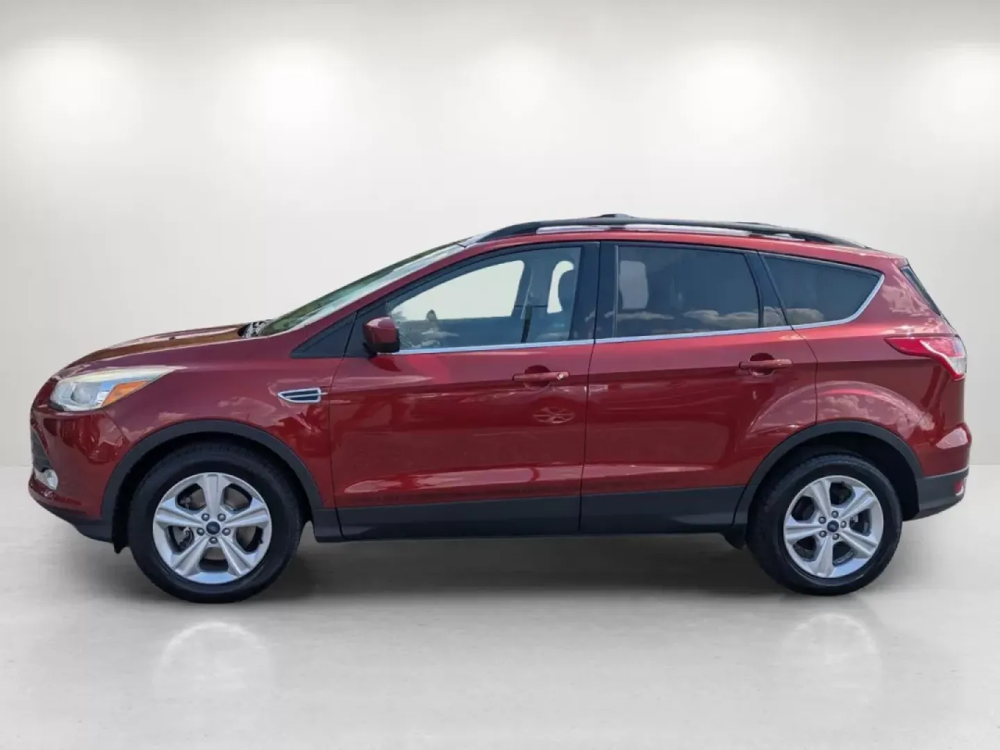 2016 Ford Escape SE (1FMCU9GX3GU) with an Other engine, located at 804 22nd Ave, Phenix City, AL, 36870, (334) 297-1860, 32.484749, -85.024475 - **Experience Adventure in the 2016 Ford Escape SE Perfect for Your Next Journey!**<br /> <br /> If you're looking to elevate your lifestyle with a vehicle that's as versatile as your plans, the 2016 Ford Escape SE is your ideal companion. With ample space for a growing family, a sporty design, and - Photo#7