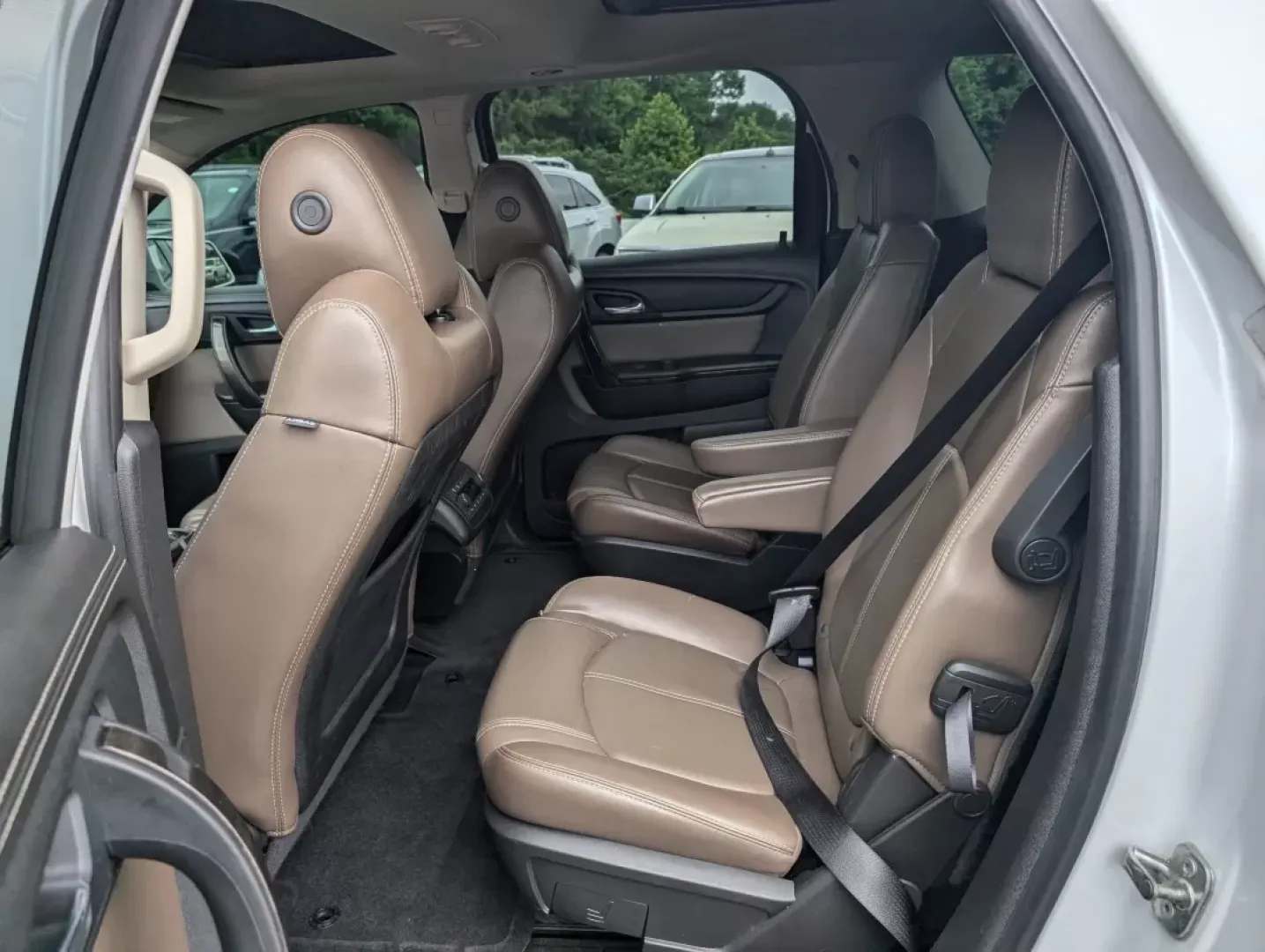2016 /Dark Cashmere GMC Acadia SLT (1GKKRRKD5GJ) with an Other engine, located at 3959 U.S. 80 W, Phenix City, AL, 36870, (334) 297-4885, 32.469296, -85.135185 - **Explore New Adventures with the 2016 GMC Acadia SLT Perfect for Growing Families!**<br /> <br /> Are you ready to elevate your family adventures? The 2016 GMC Acadia SLT is the perfect companion for creating unforgettable memories on road trips, school runs, or weekend getaways. This spacious SUV - Photo#10