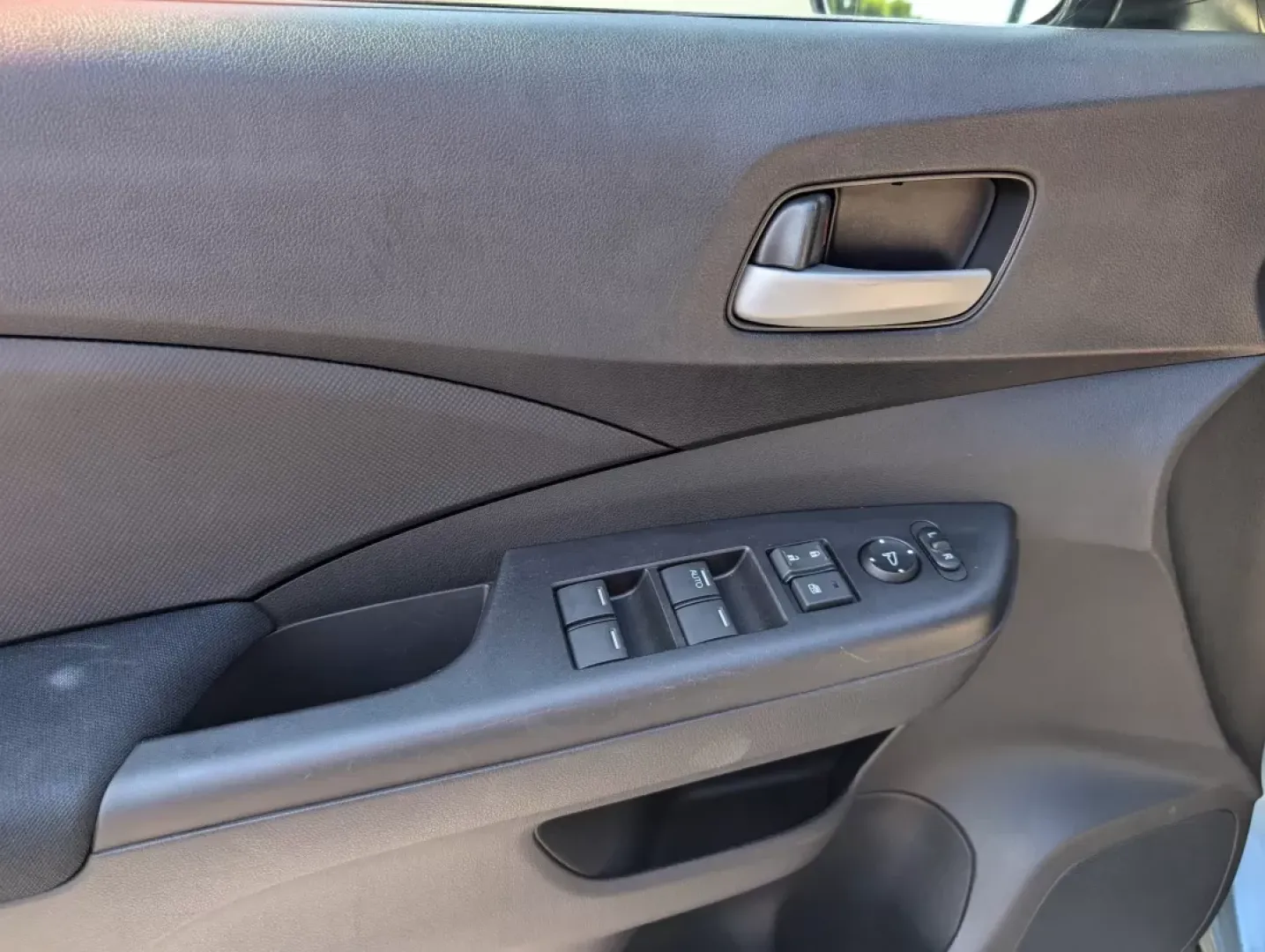 2016 Honda CR-V SE (2HKRM3H4XGH) with an Other engine, located at 521 Old Farm Lane Rd, Prattville, AL, 36066, (334) 325-1505, 32.482460, -86.416367 - **Discover Adventure and Comfort with This 2016 Honda CR-V SE at Gils Auto, Phenix City!**<br /> <br /> Are you ready for your next weekend adventure or need a reliable vehicle for those long commutes? Look no further! This spacious and versatile 2016 Honda CR-V SE is your ticket to smooth drives an - Photo#9