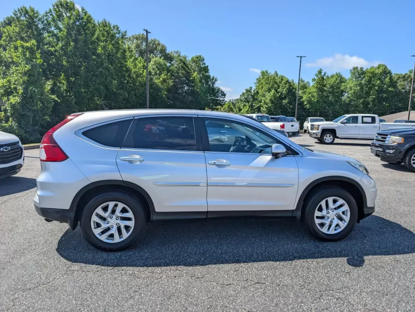 2016 Silver Honda CR-V EX (2HKRM4H54GH) with an Regular Unleaded I-4 2.4 L/144 engine, 1-Speed CVT w/OD transmission, located at 3959 U.S. 80 W, Phenix City, AL, 36870, (334) 297-4885, 32.469296, -85.135185 - **Discover Your Perfect Adventure Companion: 2016 Honda CR-V EX AWD at Gils Auto Phenix City!**<br /> <br /> Are you ready to elevate your road trips and everyday adventures? The versatile and reliable 2016 Honda CR-V EX AWD is here to meet all your lifestyle needs! Whether you're a busy parent in - Photo#3