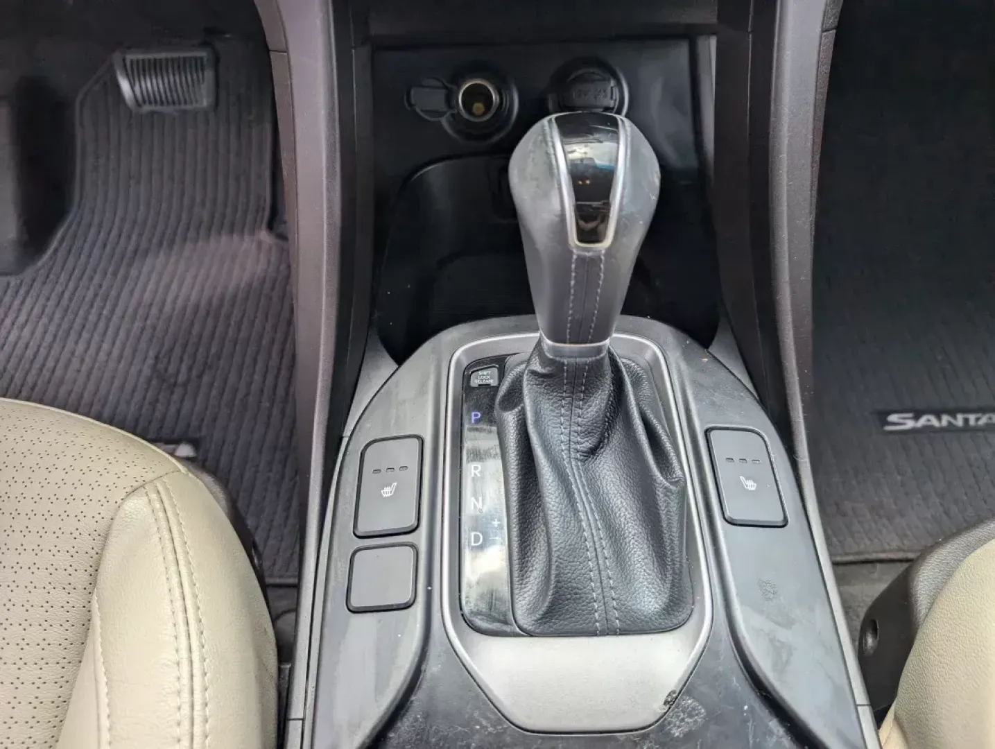 2016 /Beige Hyundai Santa Fe Sport (5XYZU3LB9GG) with an Regular Unleaded I-4 2.4 L/144 engine, 6-Speed Automatic w/OD transmission, located at 804 22nd Ave, Phenix City, AL, 36870, (334) 297-1860, 32.484749, -85.024475 - Are you searching for the perfect blend of family-friendly features and weekend adventure readiness? Look no further than this stunning 2016 Hyundai Santa Fe Sport, available now at Gils Auto - Phenix City #2. Located at 804 22nd Ave, Phenix City, AL 36870, we proudly offer a wide range of vehicles - Photo#13