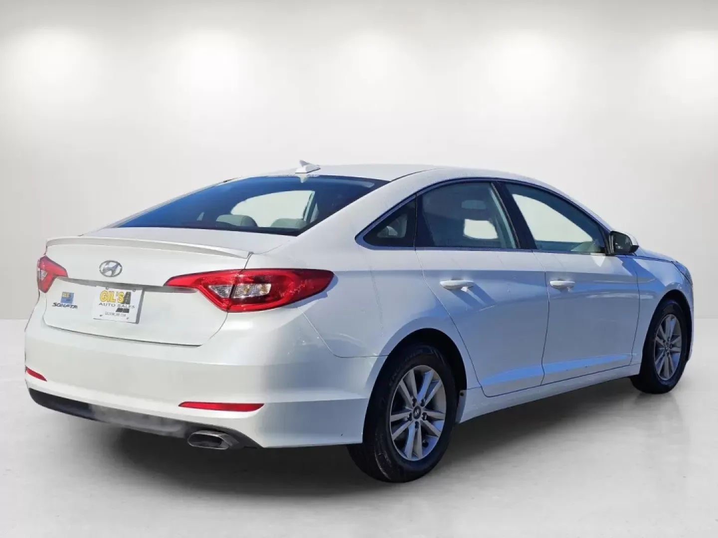 2016 /Gray Hyundai Sonata 2.4L SE (5NPE24AF6GH) with an Other engine, located at 7000 Northlake Connector, Columbus, GA, 31904, (706) 987-8085, 32.524975, -84.978134 - **Experience Life on the Road in Style with This 2016 Hyundai Sonata**<br /> <br /> Are you searching for the perfect sedan that combines reliability, style, and affordability? Look no further than this stunning 2016 Hyundai Sonata, available now at Gils Auto in Phenix City, AL. This vehicle is idea - Photo#4