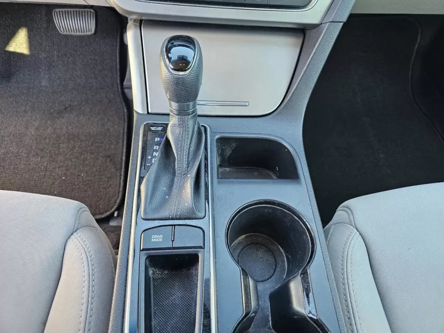 2016 /Gray Hyundai Sonata 2.4L SE (5NPE24AF6GH) with an Other engine, located at 7000 Northlake Connector, Columbus, GA, 31904, (706) 987-8085, 32.524975, -84.978134 - **Experience Life on the Road in Style with This 2016 Hyundai Sonata**<br /> <br /> Are you searching for the perfect sedan that combines reliability, style, and affordability? Look no further than this stunning 2016 Hyundai Sonata, available now at Gils Auto in Phenix City, AL. This vehicle is idea - Photo#12