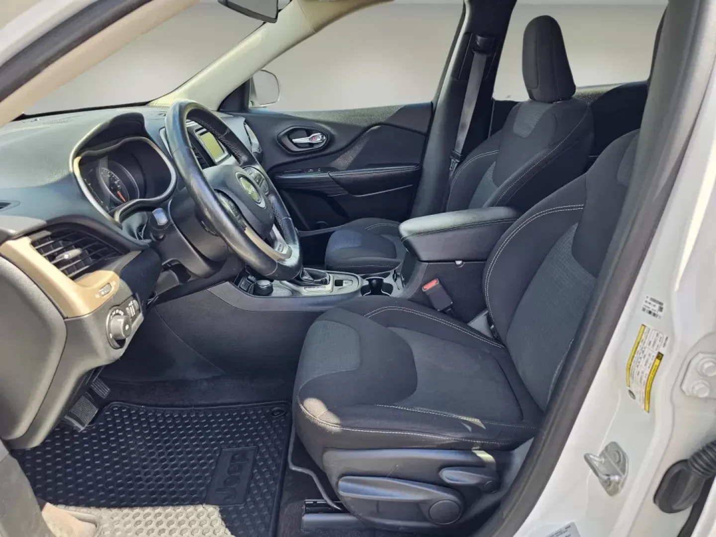 2016 /Black Jeep Cherokee Latitude (1C4PJMCB6GW) with an Other engine, located at 5115 14th Ave., Columbus, GA, 31904, (706) 323-0345, 32.511494, -84.971046 - **Adventure Awaits with This 2016 Jeep Cherokee Latitude Perfect for Your Next Journey!**<br /> <br /> Are you ready to elevate your driving experience and embrace the open road? This 2016 Jeep Cherokee Latitude, available at Gils Auto in Phenix City, AL, is designed for those who crave adventure a - Photo#9