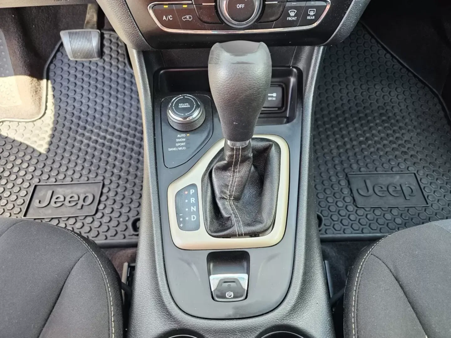 2016 /Black Jeep Cherokee Latitude (1C4PJMCB6GW) with an Other engine, located at 5115 14th Ave., Columbus, GA, 31904, (706) 323-0345, 32.511494, -84.971046 - **Adventure Awaits with This 2016 Jeep Cherokee Latitude Perfect for Your Next Journey!**<br /> <br /> Are you ready to elevate your driving experience and embrace the open road? This 2016 Jeep Cherokee Latitude, available at Gils Auto in Phenix City, AL, is designed for those who crave adventure a - Photo#12