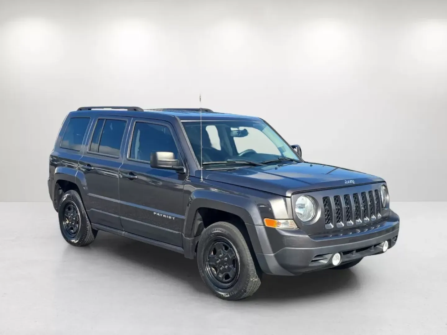 2016 /Dark Slate Gray Jeep Patriot Sport (1C4NJPBA2GD) with an Other engine, located at 804 22nd Ave, Phenix City, AL, 36870, (334) 297-1860, 32.484749, -85.024475 - Elevate your adventures with the unbeatable 2016 Jeep Patriot Sport, now available at Gils Auto in Phenix City, Alabama! This versatile SUV is perfect for weekend getaways, family road trips, or navigating your daily commute with ease. With its spacious interior and rugged build, the Jeep Patriot is - Photo#2