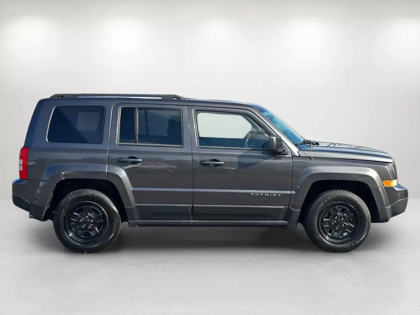 2016 /Dark Slate Gray Jeep Patriot Sport (1C4NJPBA2GD) with an Other engine, located at 804 22nd Ave, Phenix City, AL, 36870, (334) 297-1860, 32.484749, -85.024475 - Elevate your adventures with the unbeatable 2016 Jeep Patriot Sport, now available at Gils Auto in Phenix City, Alabama! This versatile SUV is perfect for weekend getaways, family road trips, or navigating your daily commute with ease. With its spacious interior and rugged build, the Jeep Patriot is - Photo#3