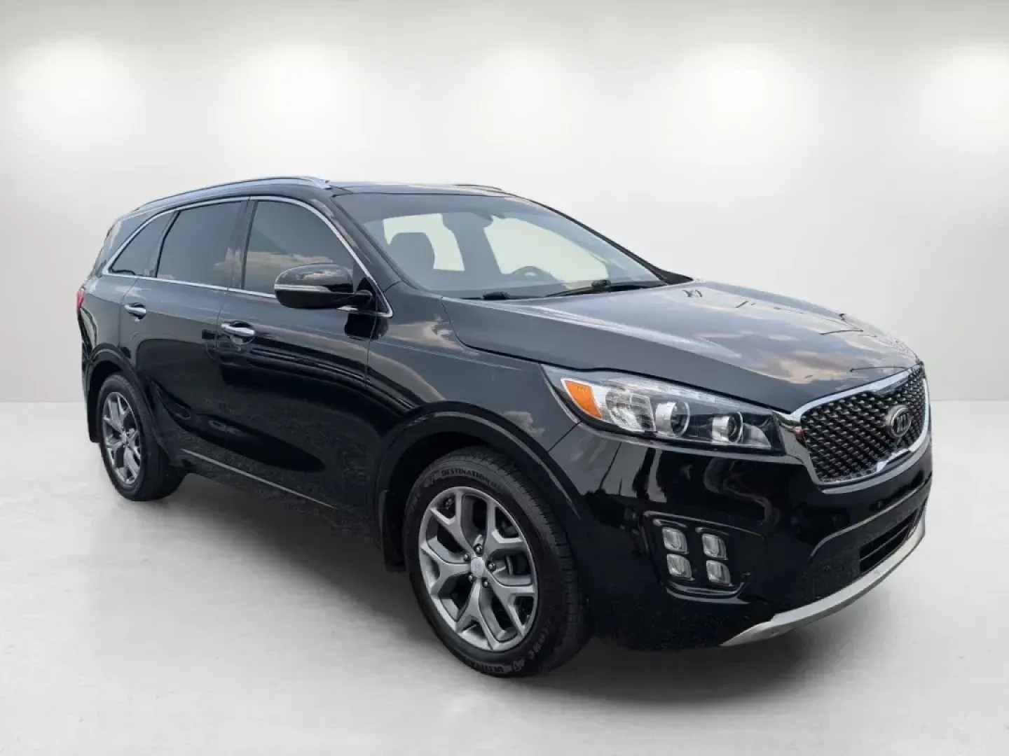 2016 /Satin Black Kia Sorento SXL (5XYPK4A18GG) with an Intercooled Turbo Regular Unleaded I-4 2.0 L/122 engine, 6-Speed Automatic w/OD transmission, located at 804 22nd Ave, Phenix City, AL, 36870, (334) 297-1860, 32.484749, -85.024475 - **Adventure Awaits with the 2016 Kia Sorento SXL - Your Perfect Family SUV!**<br /> <br /> Are you ready for your next family adventure or daily commute in a vehicle that combines style, comfort, and technology? The 2016 Kia Sorento SXL is designed to elevate your driving experience, making it the i - Photo#2
