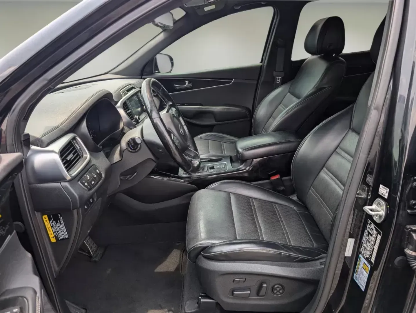 2016 /Satin Black Kia Sorento SXL (5XYPK4A18GG) with an Intercooled Turbo Regular Unleaded I-4 2.0 L/122 engine, 6-Speed Automatic w/OD transmission, located at 804 22nd Ave, Phenix City, AL, 36870, (334) 297-1860, 32.484749, -85.024475 - **Adventure Awaits with the 2016 Kia Sorento SXL - Your Perfect Family SUV!**<br /> <br /> Are you ready for your next family adventure or daily commute in a vehicle that combines style, comfort, and technology? The 2016 Kia Sorento SXL is designed to elevate your driving experience, making it the i - Photo#9