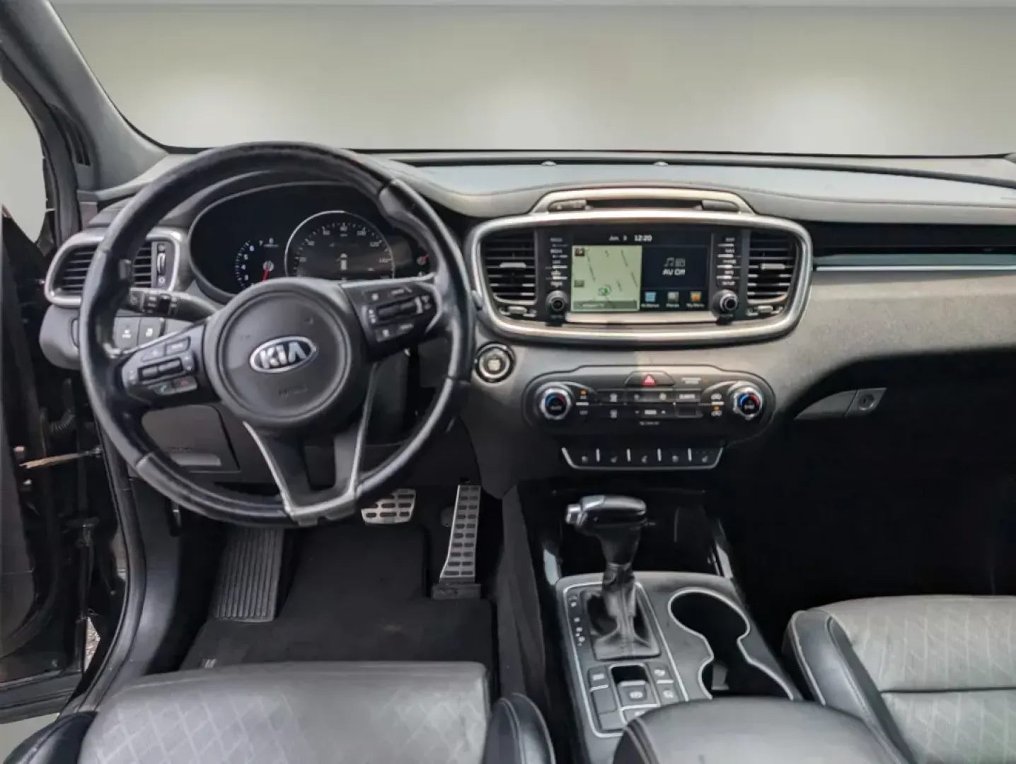 2016 /Satin Black Kia Sorento SXL (5XYPK4A18GG) with an Intercooled Turbo Regular Unleaded I-4 2.0 L/122 engine, 6-Speed Automatic w/OD transmission, located at 804 22nd Ave, Phenix City, AL, 36870, (334) 297-1860, 32.484749, -85.024475 - **Adventure Awaits with the 2016 Kia Sorento SXL - Your Perfect Family SUV!**<br /> <br /> Are you ready for your next family adventure or daily commute in a vehicle that combines style, comfort, and technology? The 2016 Kia Sorento SXL is designed to elevate your driving experience, making it the i - Photo#11