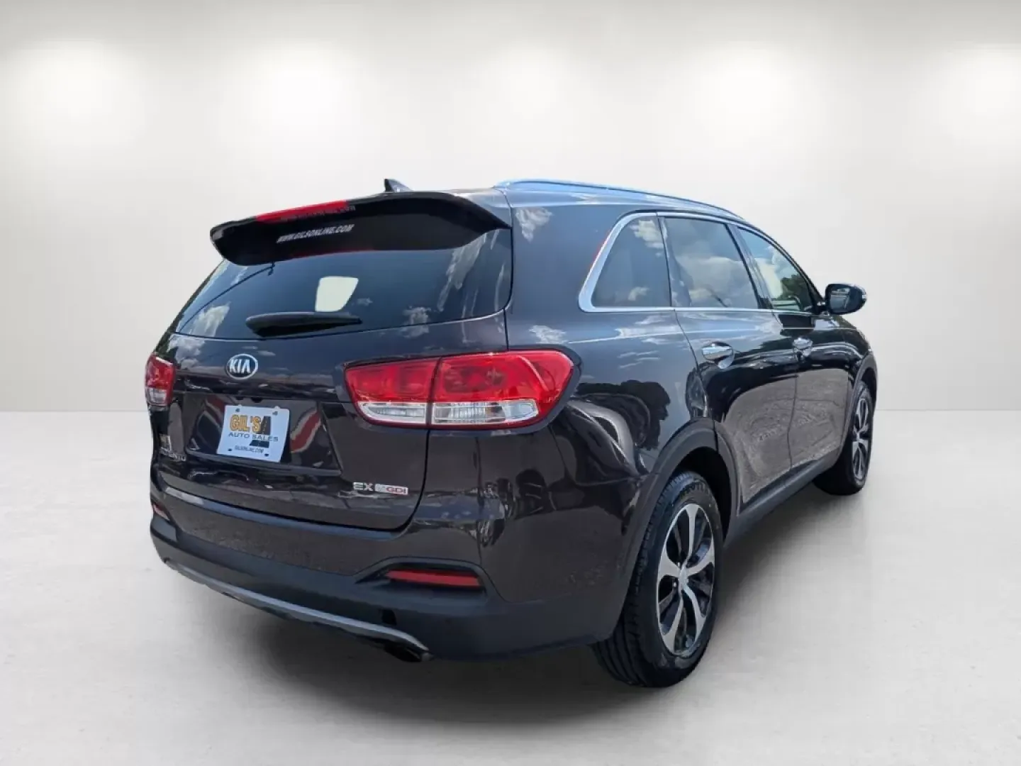 2016 /Stone Beige Kia Sorento EX (5XYPH4A10GG) with an Other engine, located at 521 Old Farm Lane Rd, Prattville, AL, 36066, (334) 325-1505, 32.482460, -86.416367 - Are you ready to elevate your family adventures or daily commutes? Look no further than this stunning 2016 Kia Sorento EX, available now at Gils Auto in Phenix City, AL! With ample space, modern technology, and robust safety features, this stylish SUV is perfect for growing families, weekend explore - Photo#4