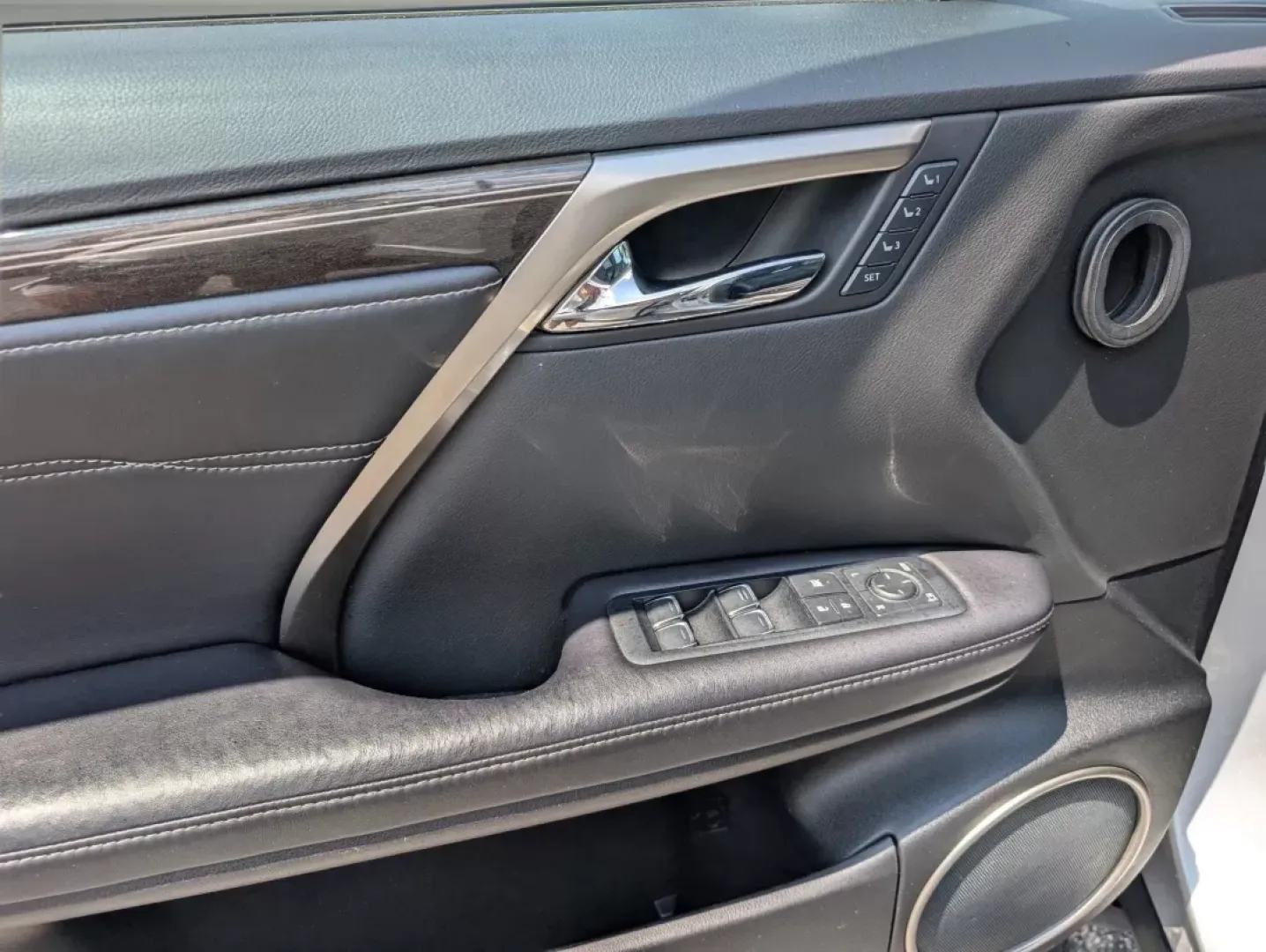 2016 Lexus RX 350 (2T2ZZMCAXGC) with an Other engine, located at 7000 Northlake Connector, Columbus, GA, 31904, (706) 987-8085, 32.524975, -84.978134 - Experience the ultimate in luxury and versatility with the 2016 Lexus RX 350, available now at Gils Auto in Phenix City, AL. This stunning SUV is not just a vehicle-it's a lifestyle upgrade, perfect for families on the go, daily commuters seeking comfort, or adventurous spirits ready to hit the open - Photo#8