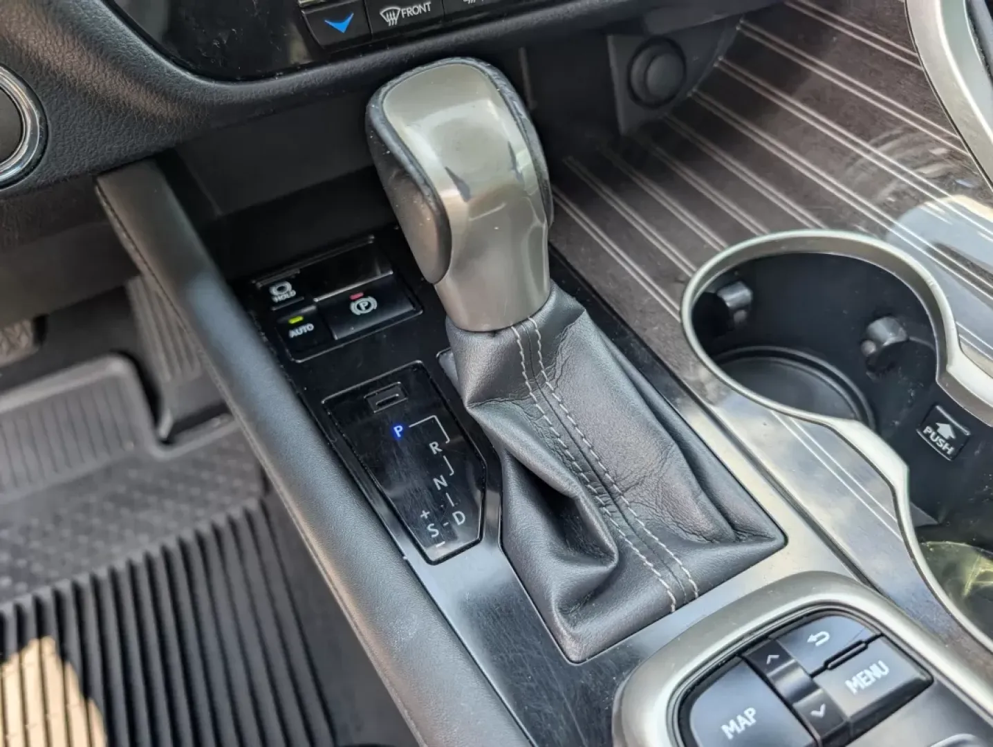 2016 Lexus RX 350 (2T2ZZMCAXGC) with an Other engine, located at 7000 Northlake Connector, Columbus, GA, 31904, (706) 987-8085, 32.524975, -84.978134 - Experience the ultimate in luxury and versatility with the 2016 Lexus RX 350, available now at Gils Auto in Phenix City, AL. This stunning SUV is not just a vehicle-it's a lifestyle upgrade, perfect for families on the go, daily commuters seeking comfort, or adventurous spirits ready to hit the open - Photo#13