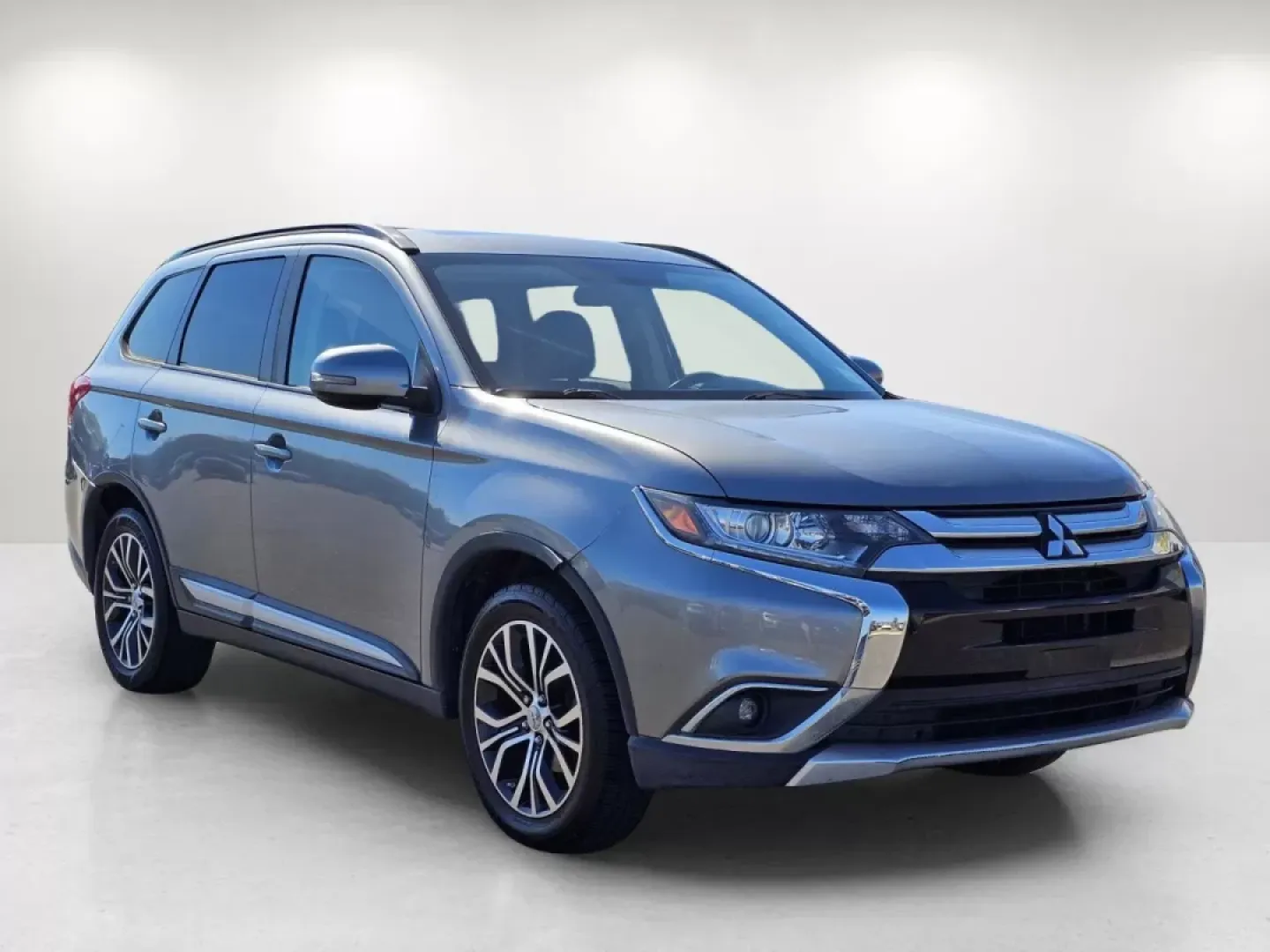 2016 Mitsubishi Outlander SEL (JA4AD3A33GZ) with an Other engine, located at 521 Old Farm Lane Rd, Prattville, AL, 36066, (334) 325-1505, 32.482460, -86.416367 - **Adventure Awaits with the 2016 Mitsubishi Outlander: Your Perfect Family SUV**<br /> <br /> Are you searching for the ideal vehicle to complement your family adventures or weekend getaways? Look no further than the 2016 Mitsubishi Outlander, available now at Gils Auto in Prattville, AL! This spaci - Photo#3