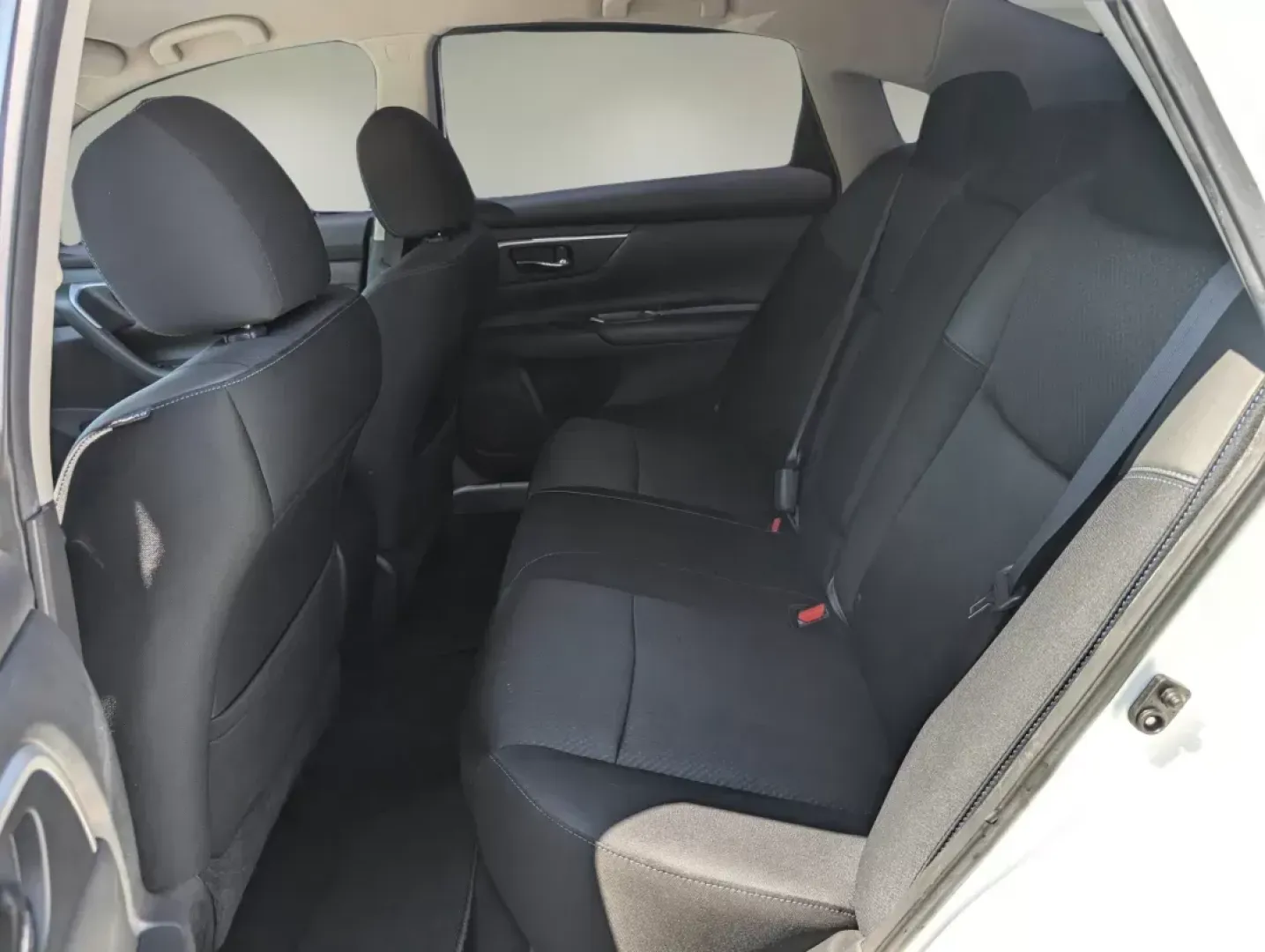 2016 /Charcoal Nissan Altima 2.5 SR (1N4AL3AP8GC) with an Regular Unleaded I-4 2.5 L/152 engine, 1-Speed CVT w/OD transmission, located at 7000 Northlake Connector, Columbus, GA, 31904, (706) 987-8085, 32.524975, -84.978134 - 2016 Nissan Altima 2.5 SR - Photo#12