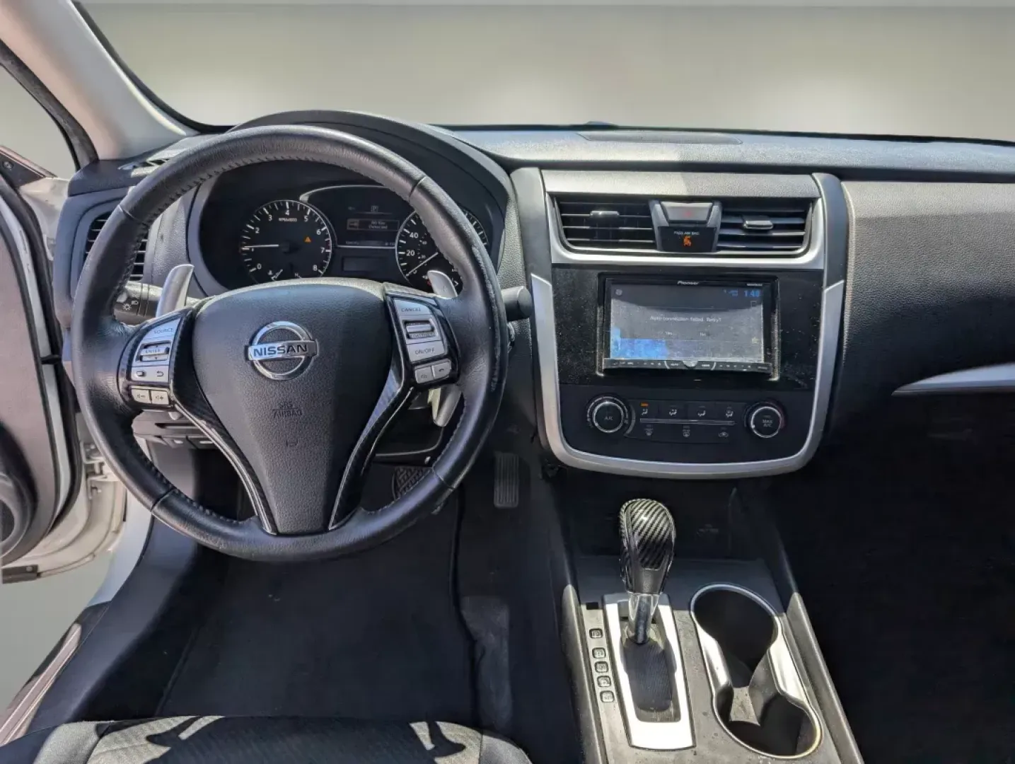 2016 /Charcoal Nissan Altima 2.5 SR (1N4AL3AP8GC) with an Regular Unleaded I-4 2.5 L/152 engine, 1-Speed CVT w/OD transmission, located at 7000 Northlake Connector, Columbus, GA, 31904, (706) 987-8085, 32.524975, -84.978134 - 2016 Nissan Altima 2.5 SR - Photo#13