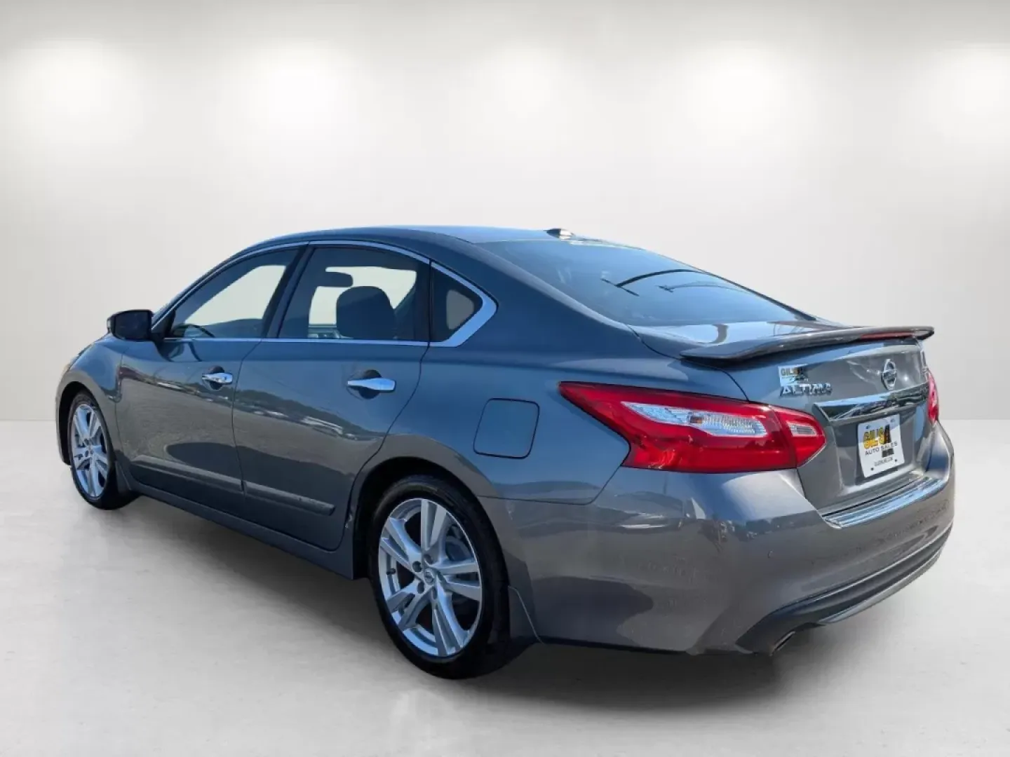 2016 Nissan Altima 3.5 SL (1N4BL3AP1GC) with an Other engine, located at 7000 Northlake Connector, Columbus, GA, 31904, (706) 987-8085, 32.524975, -84.978134 - **Experience Everyday Excellence with the 2016 Nissan Altima Your Ideal Sedan for Phenix City, AL!**<br /> <br /> Are you in the market for a dependable sedan that effortlessly blends comfort, style, and efficiency? Look no further than this stunning 2016 Nissan Altima, available now at Gils Auto, - Photo#6