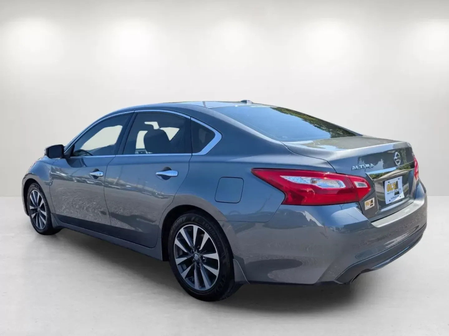 2016 /Beige Nissan Altima 2.5 SL (1N4AL3APXGC) with an Other engine, located at 521 Old Farm Lane Rd, Prattville, AL, 36066, (334) 325-1505, 32.482460, -86.416367 - **Discover the 2016 Nissan Altima 2.5 SL Your Ideal Commuter and Family Vehicle**<br /> <br /> If you're searching for a reliable vehicle that perfectly balances style, comfort, and technology, look no further than this 2016 Nissan Altima 2.5 SL, now available at Gils Auto in Phenix City, AL. This - Photo#6