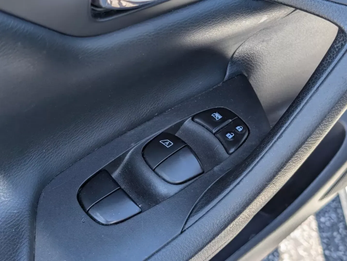 2016 Nissan Altima (1N4AL3AP8GC) with an Other engine, located at 3959 U.S. 80 W, Phenix City, AL, 36870, (334) 297-4885, 32.469296, -85.135185 - **Discover the Perfect Blend of Comfort and Reliability with the 2016 Nissan Altima at Gils Auto!**<br /> <br /> Are you searching for a dependable sedan that effortlessly combines style, comfort, and affordability? Look no further! The 2016 Nissan Altima, available at Gils Auto in Phenix City, AL, - Photo#19